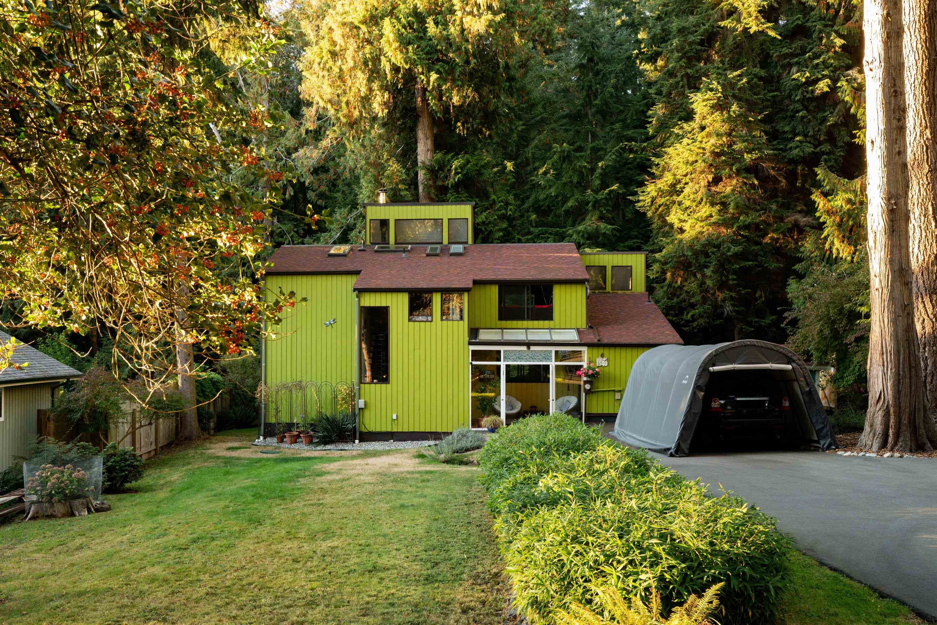 1540 Tunstall Boulevard, Bowen Island