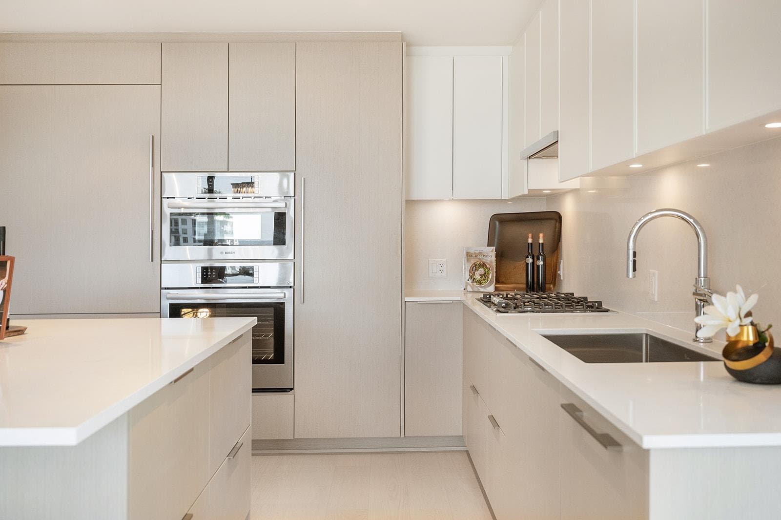 402 - 128 W 15th Street, North Vancouver