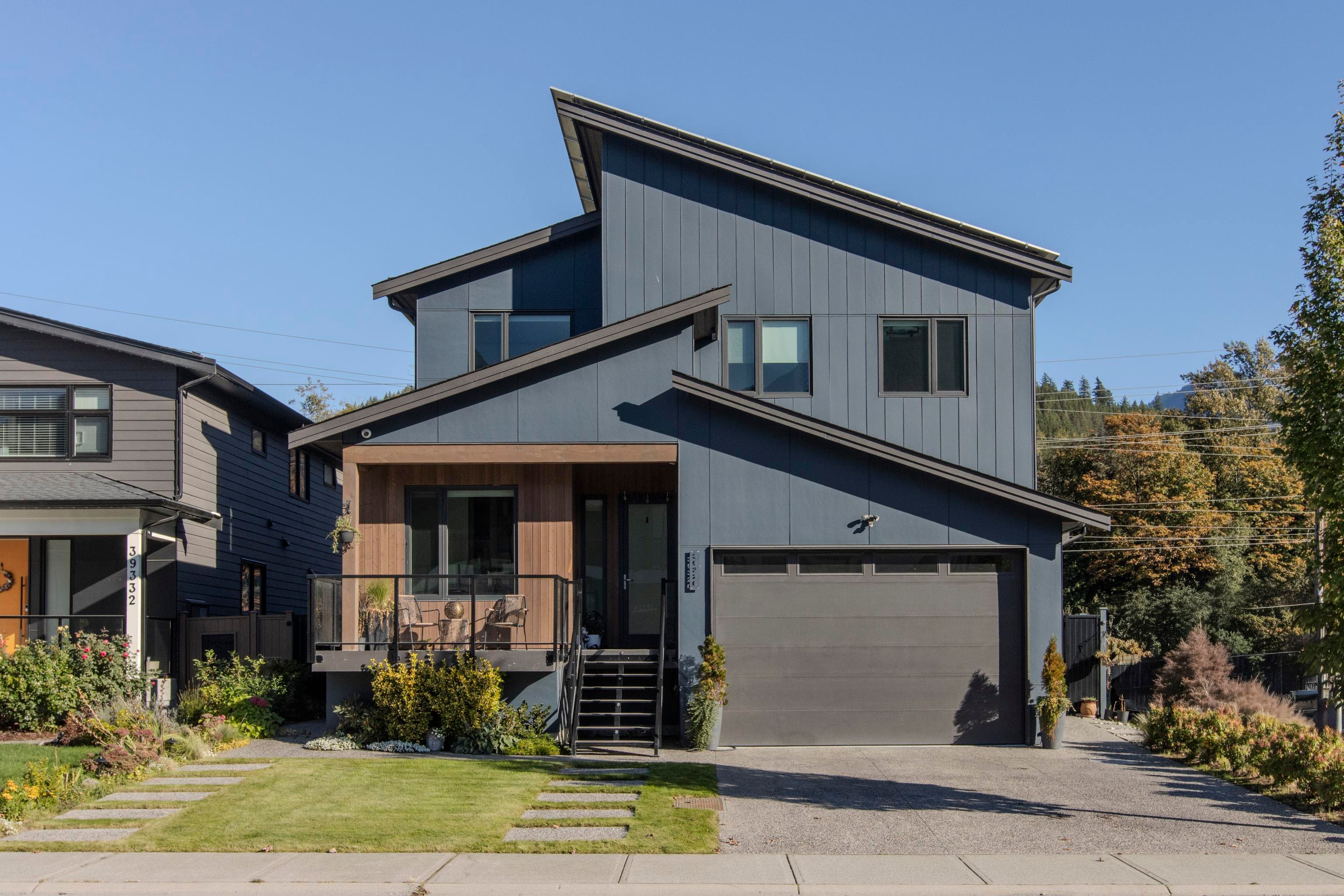 39320 Cardinal Drive, Squamish