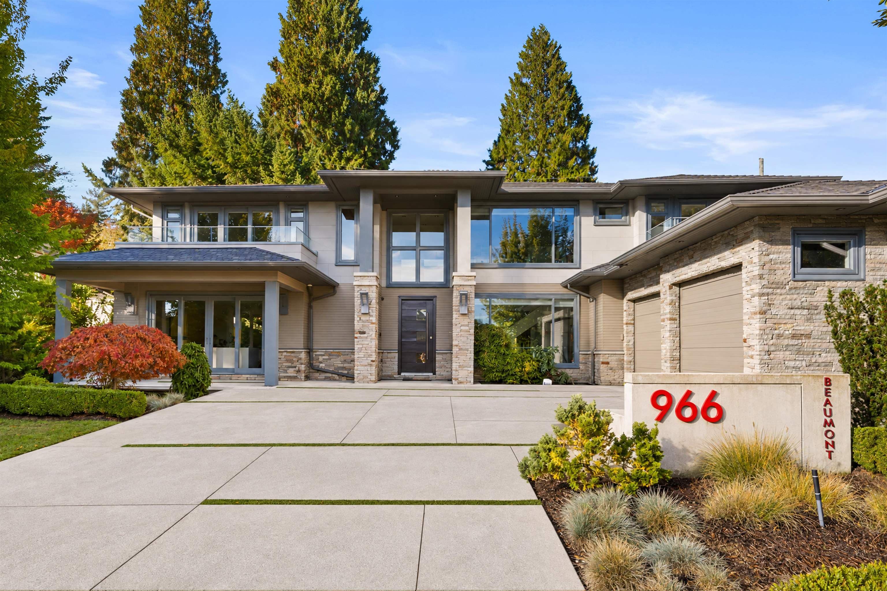 966 Beaumont Drive, North Vancouver