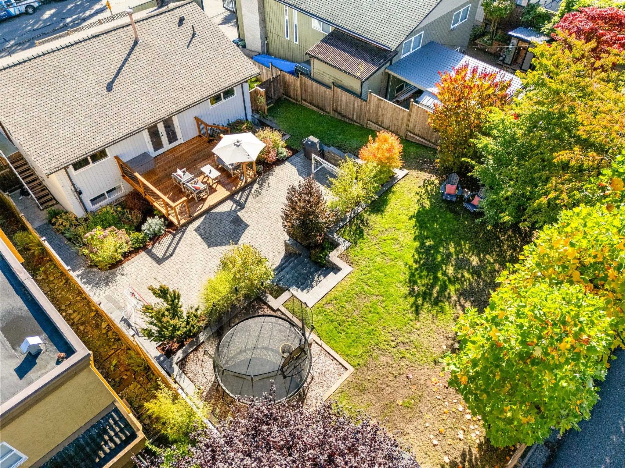 1147 Deep Cove Road, North Vancouver