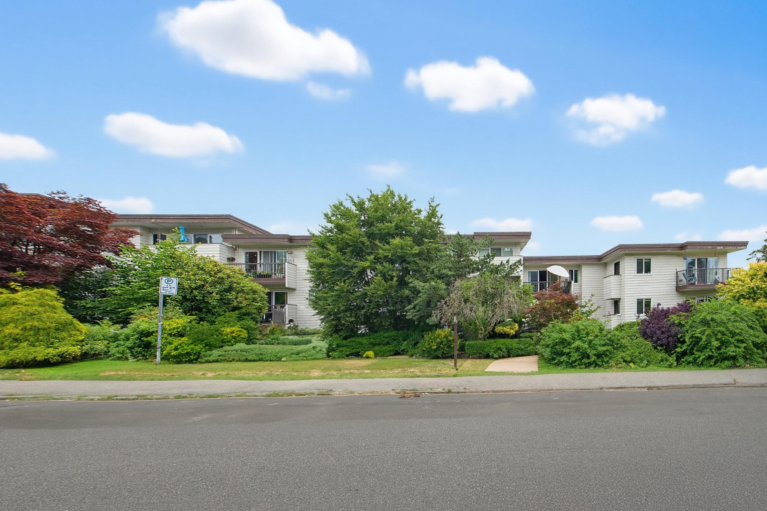 301 - 2125 W 2nd Avenue, Vancouver