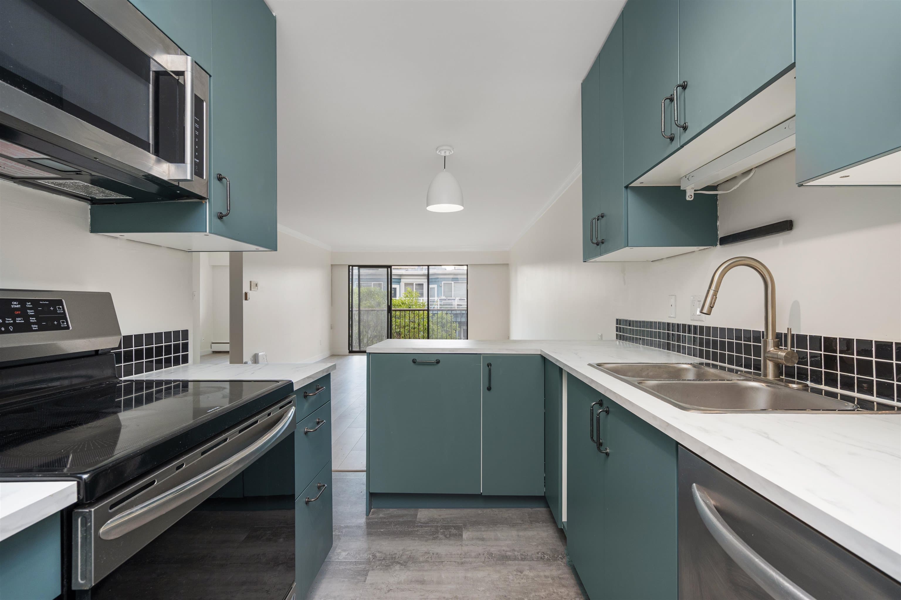 204 - 127 E 4th Street, North Vancouver