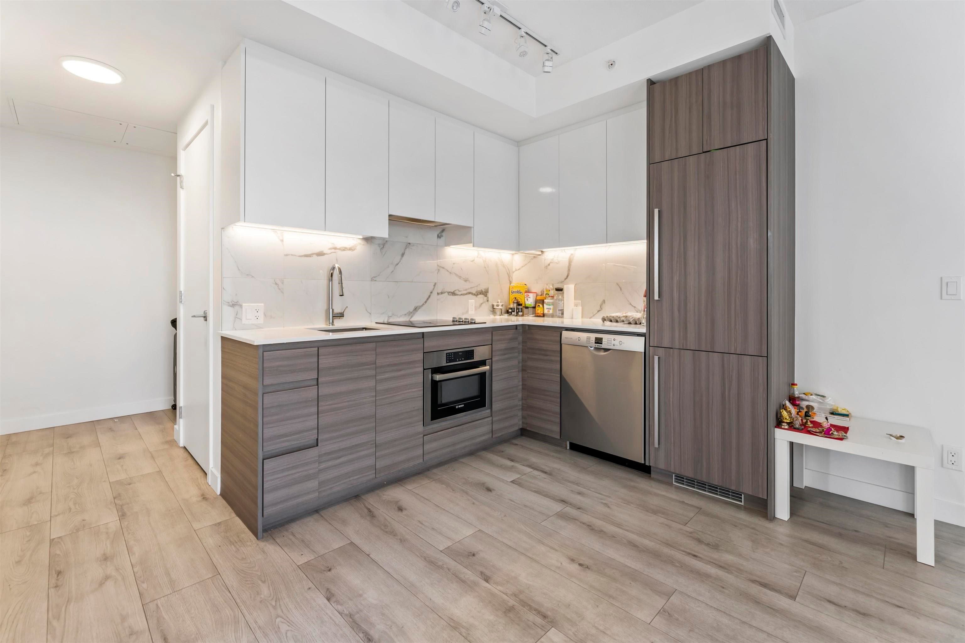 1510 - 10626 City Parkway, Surrey