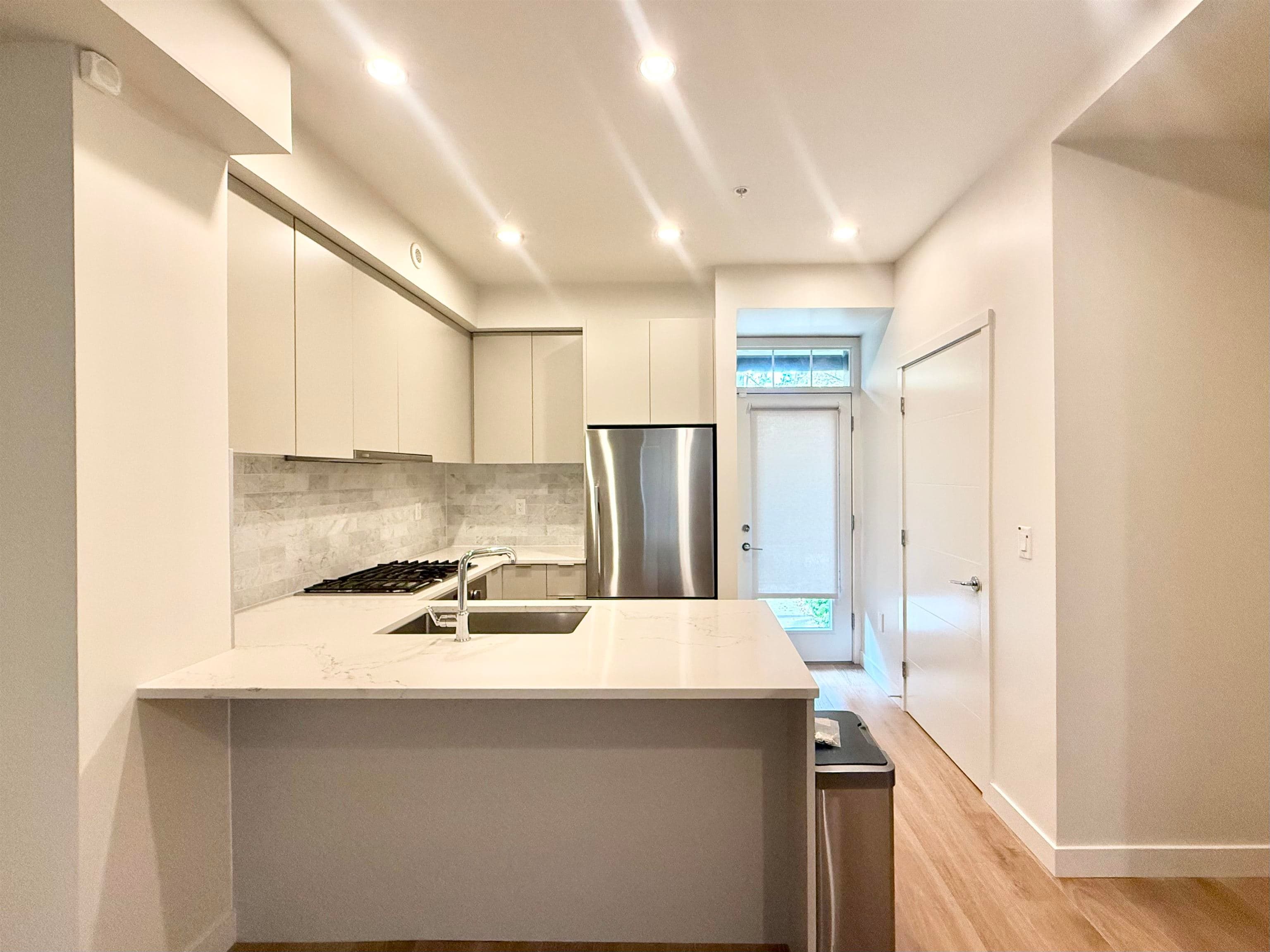 7923 - Oak Street, Vancouver