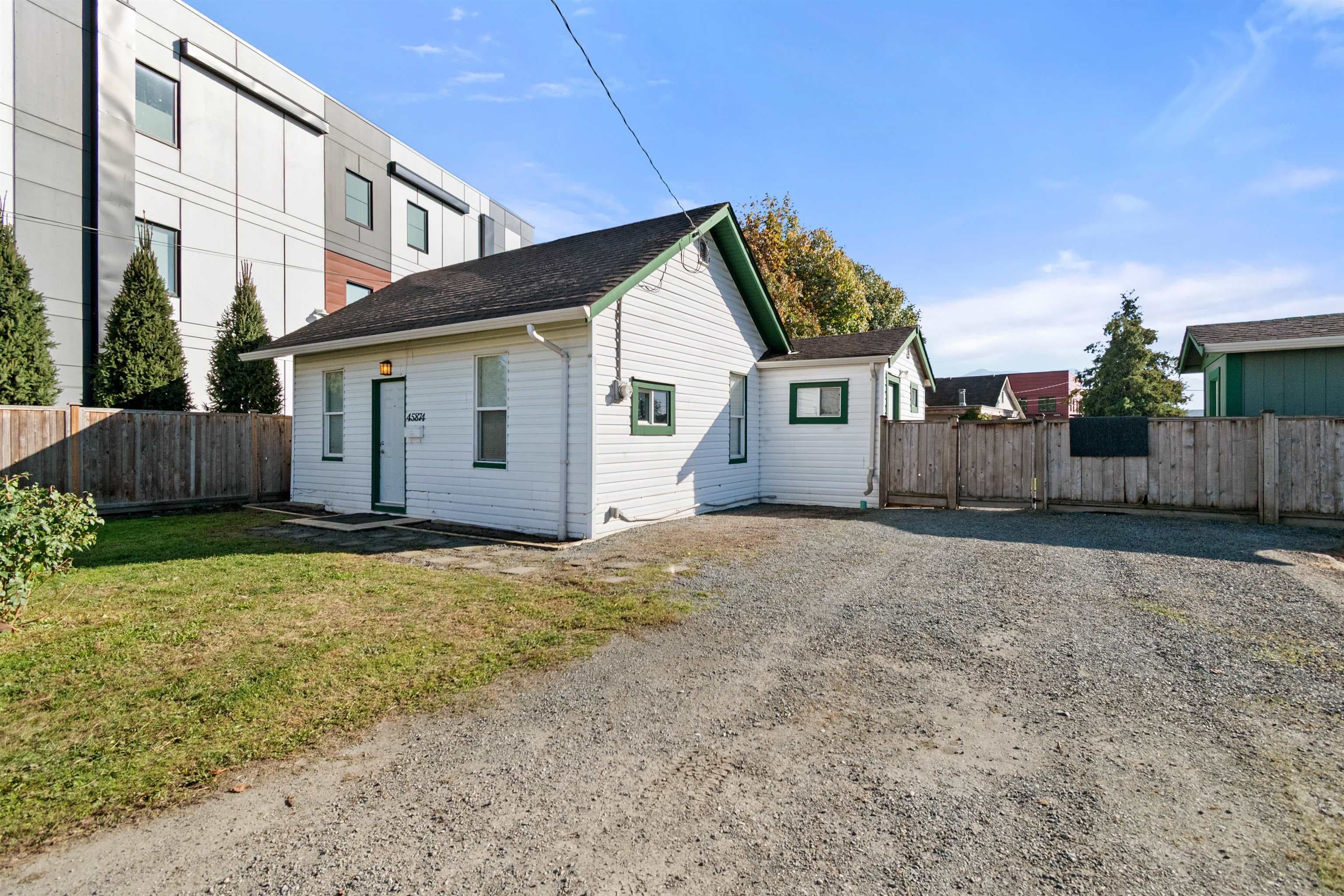 45874 Trethewey Avenue, Chilliwack
