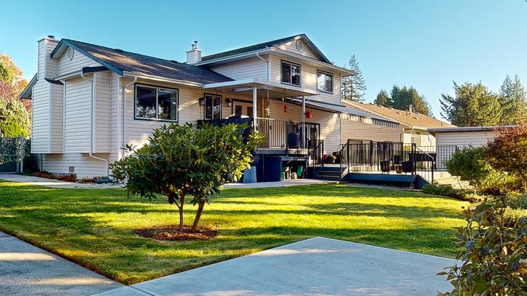 5619 Curtis Place, Sechelt