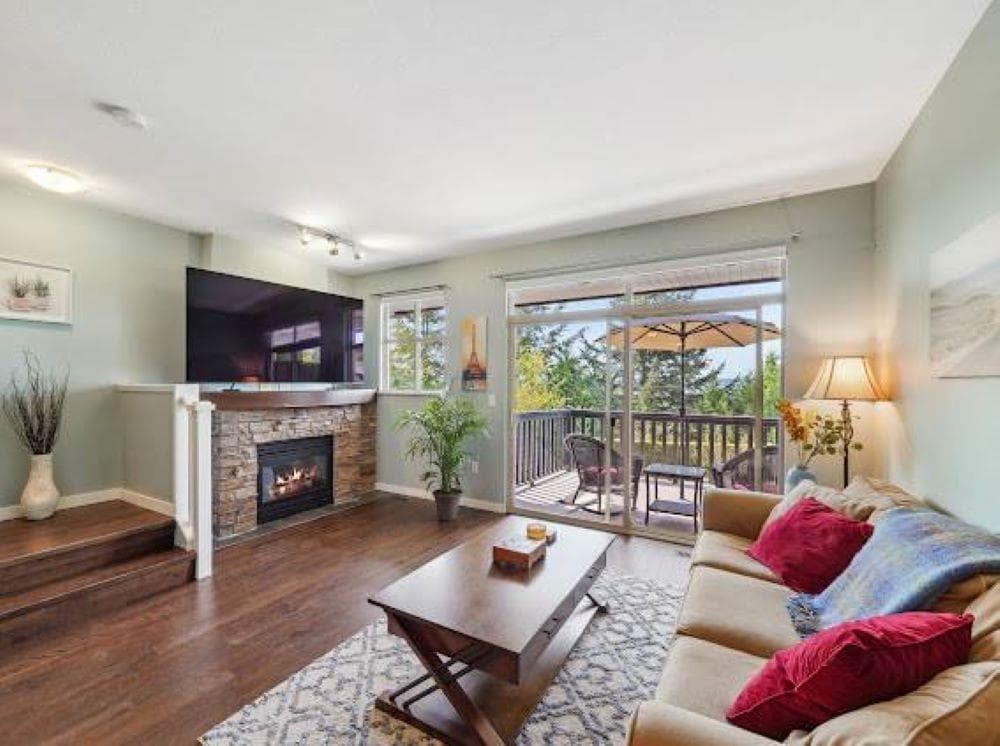 320 Decaire Street, Coquitlam
