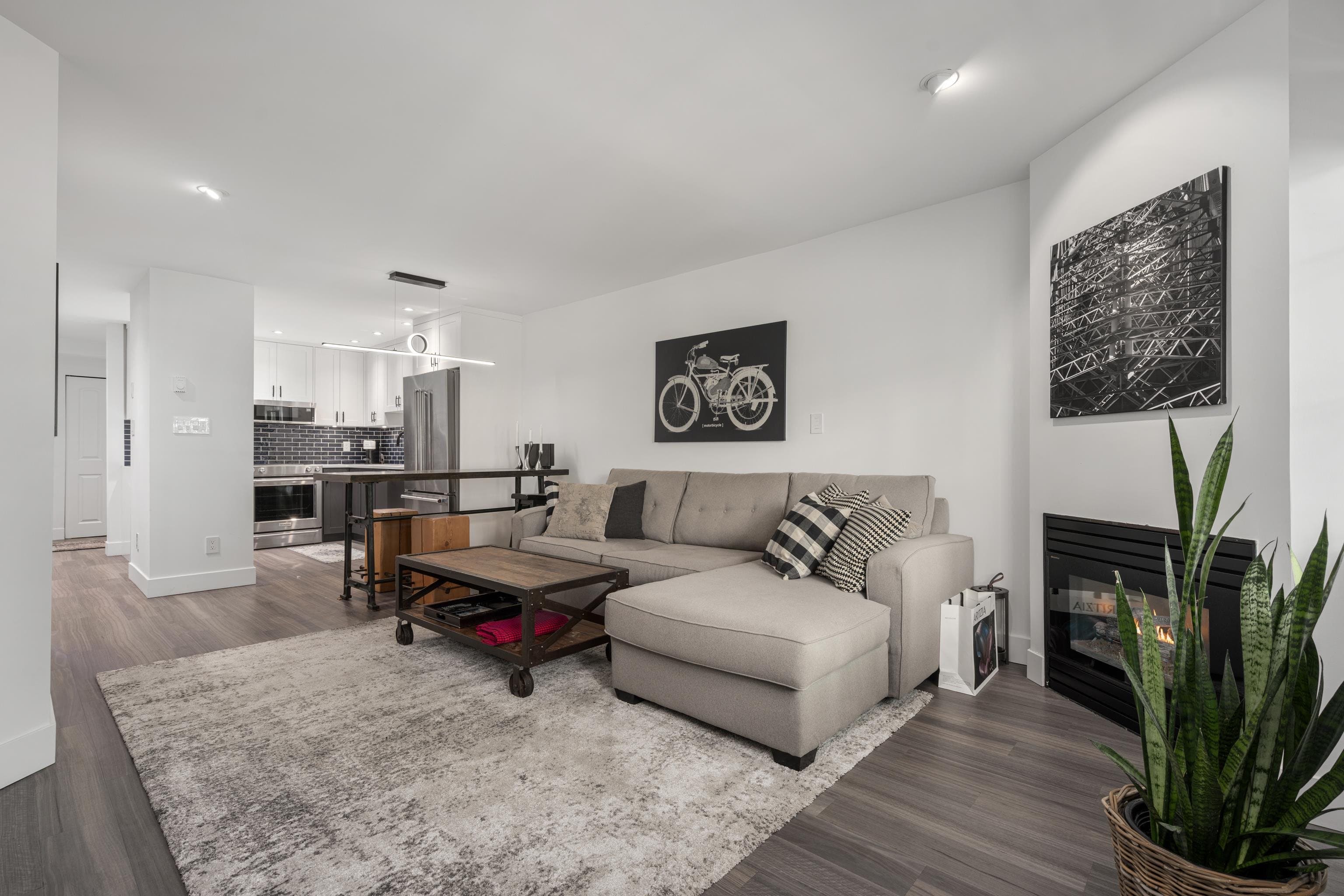 825 W 15th Avenue, Vancouver