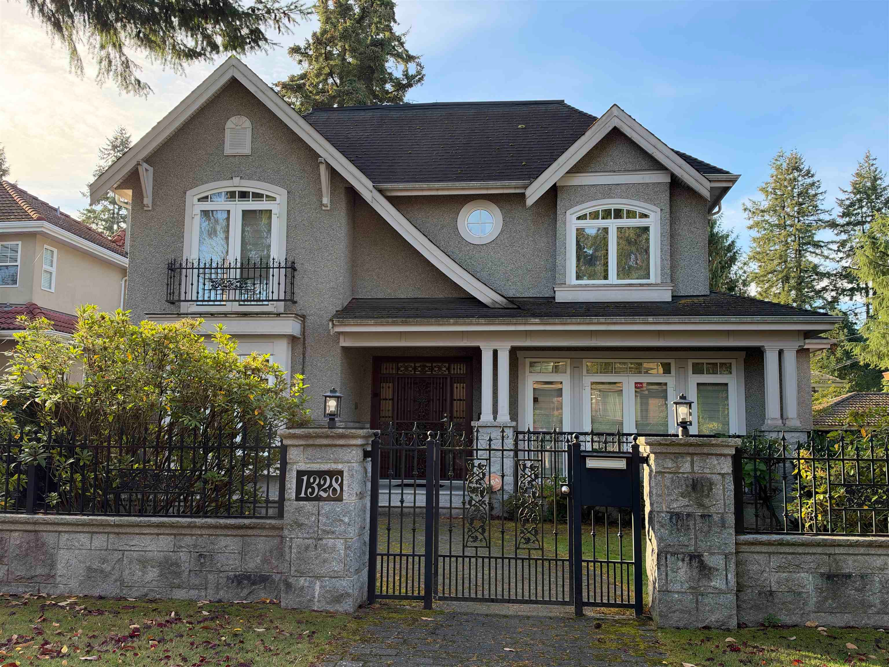 1328 Dogwood Avenue, Vancouver
