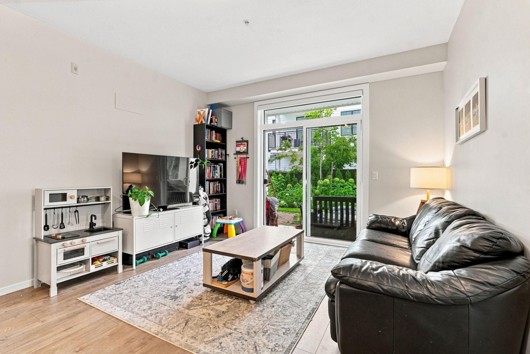 210 - 3319 148 Street, Surrey