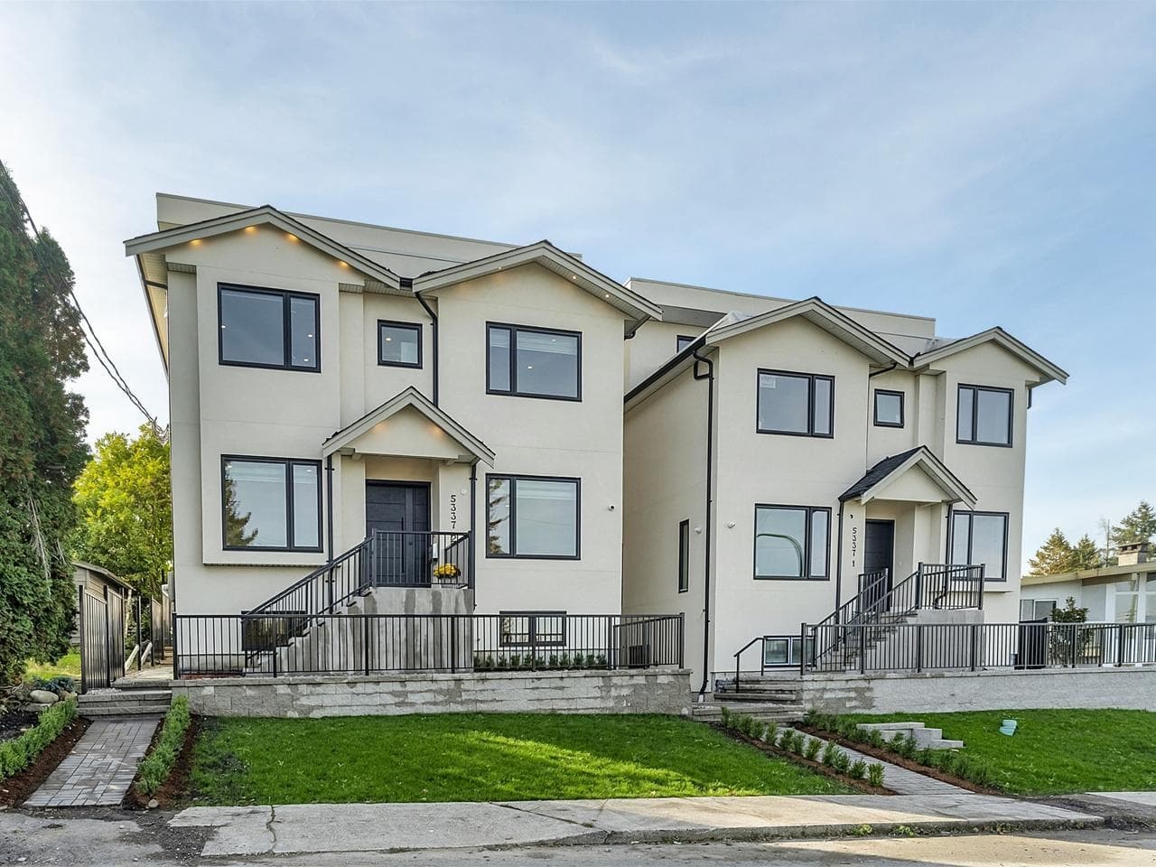 2 - 5337 Elsom Avenue, Burnaby