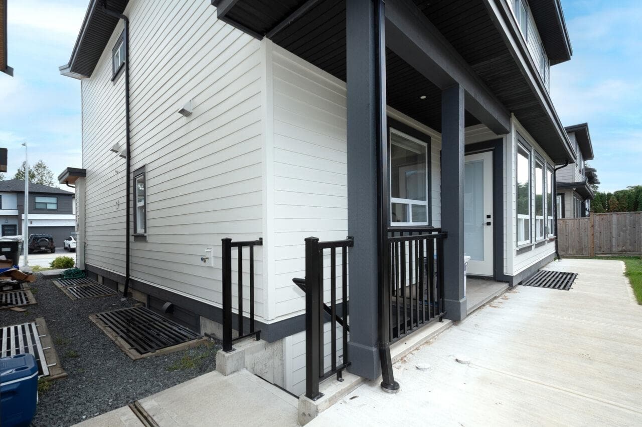 Lower Suite - 7137 204a Street, Langley