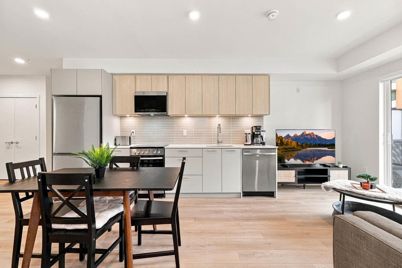 225 - 1529 Oxford, North Vancouver
