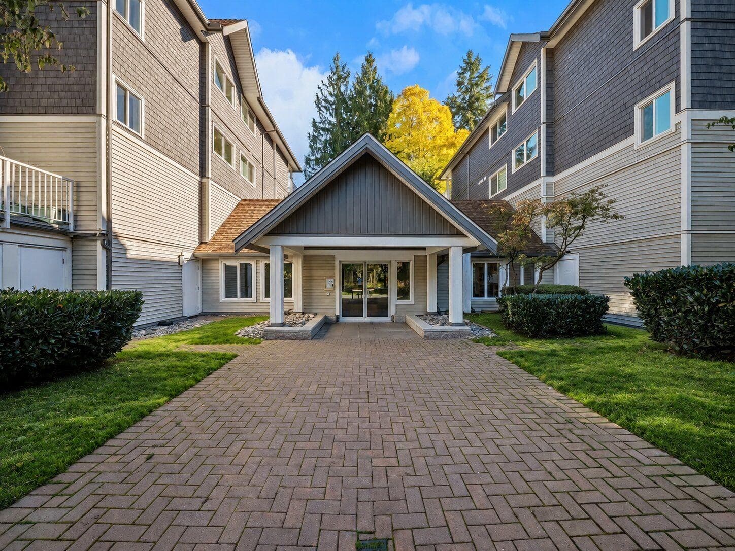 220 - 9688 148 Street, Surrey