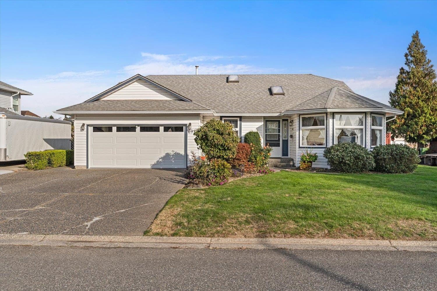6930 Coach Lamp Drive, Chilliwack