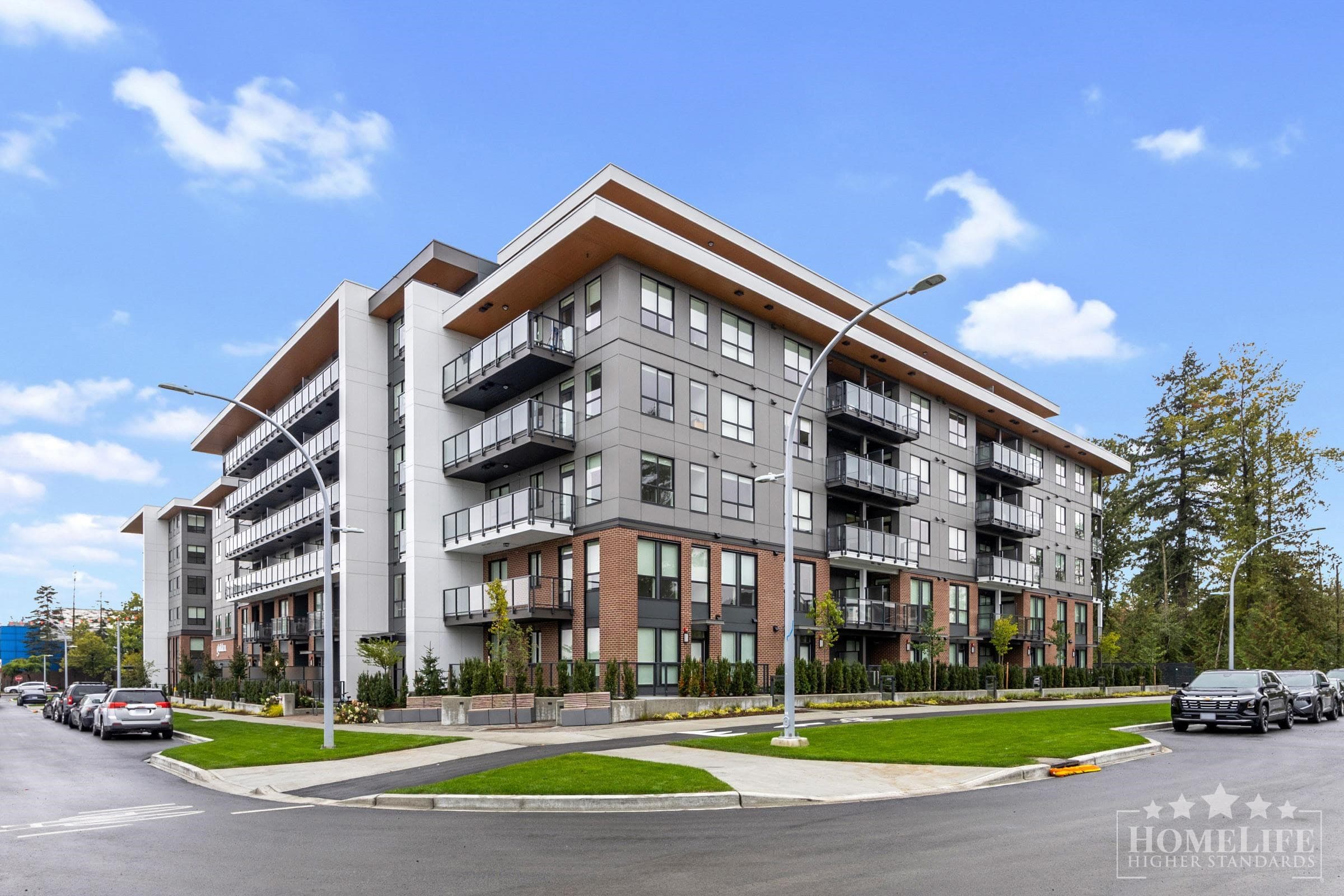 302 - 10425 147 Street, Surrey