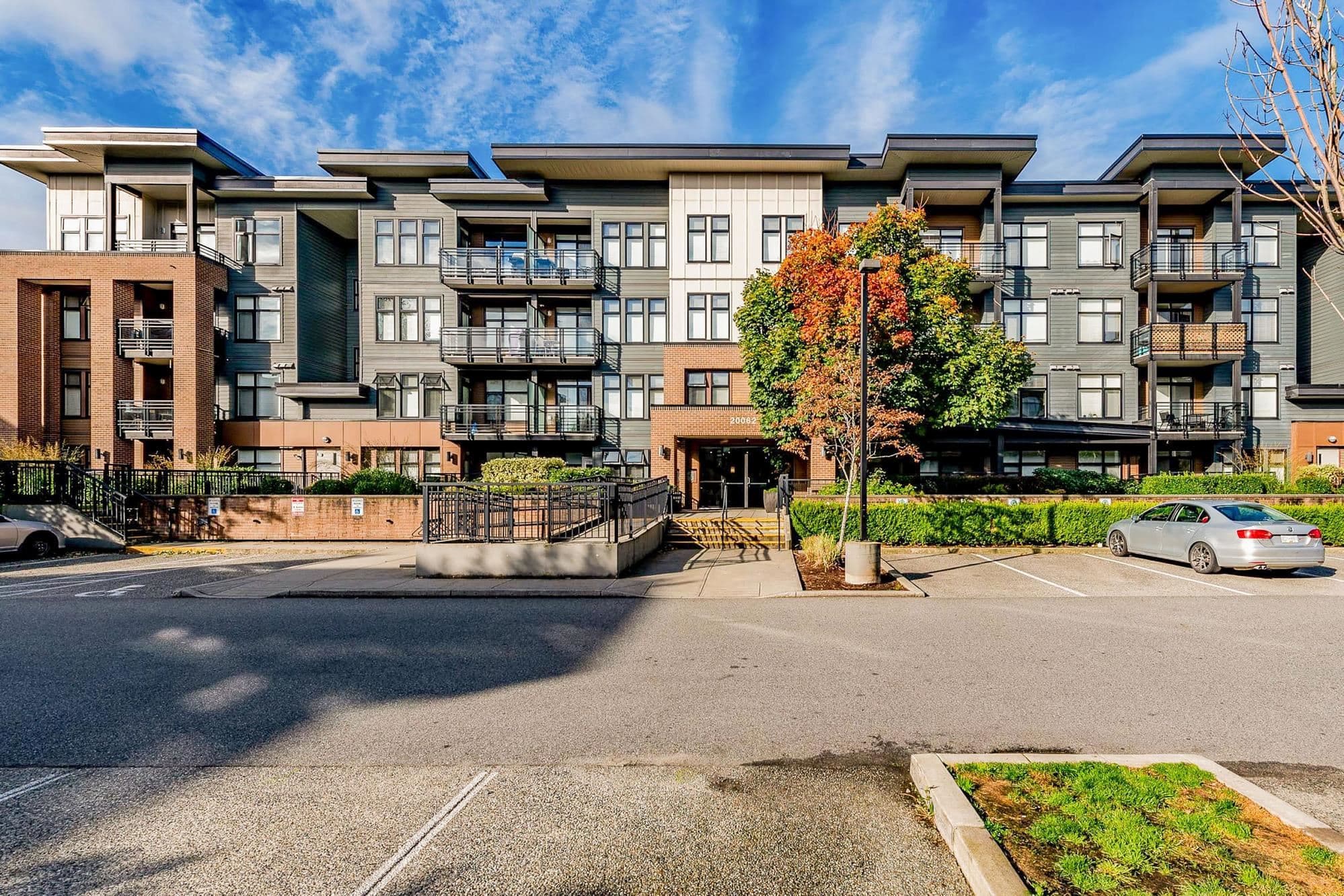 214 - 20062 NE Fraser Highway, Langley