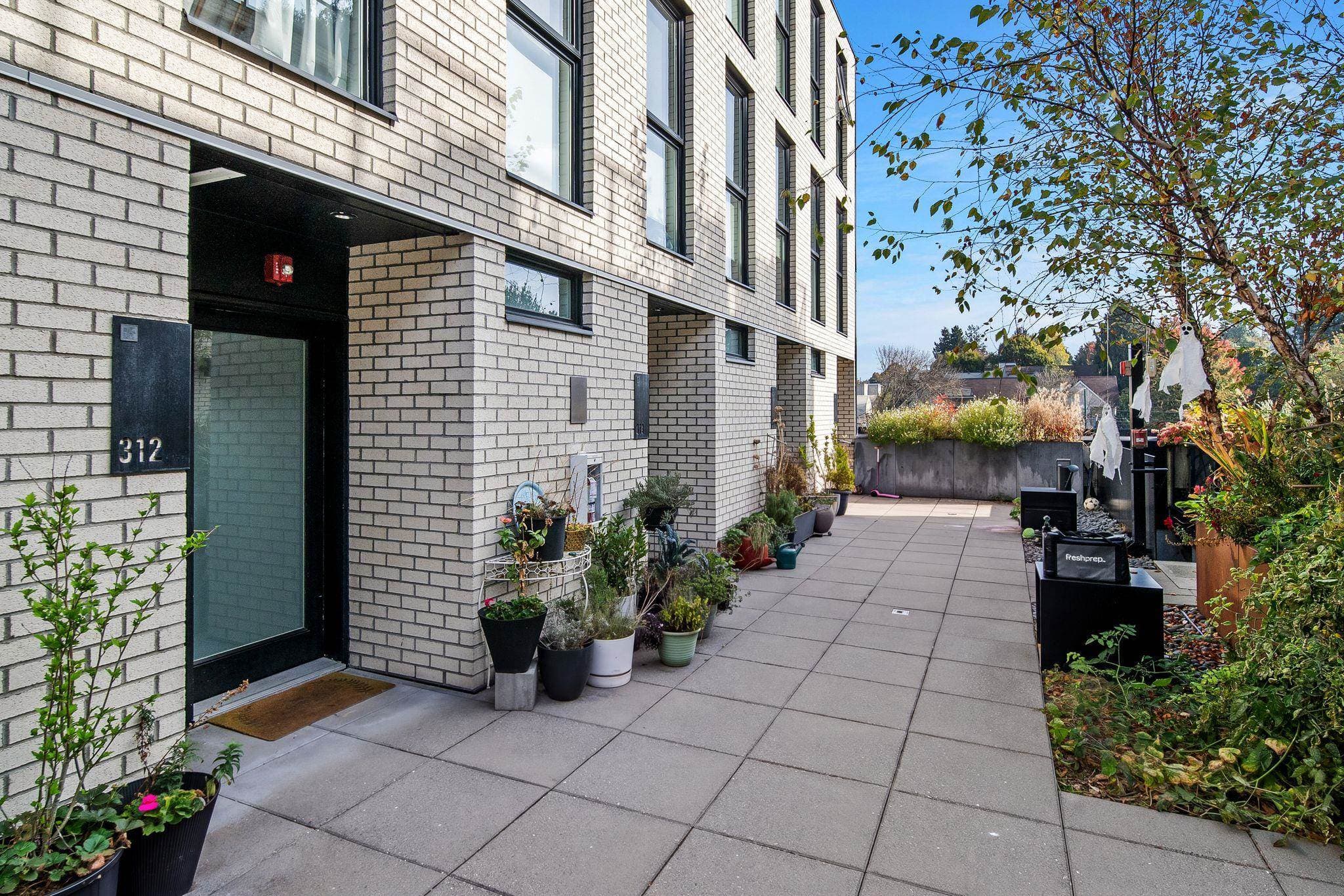 312 - 1647 E Pender Street, Vancouver