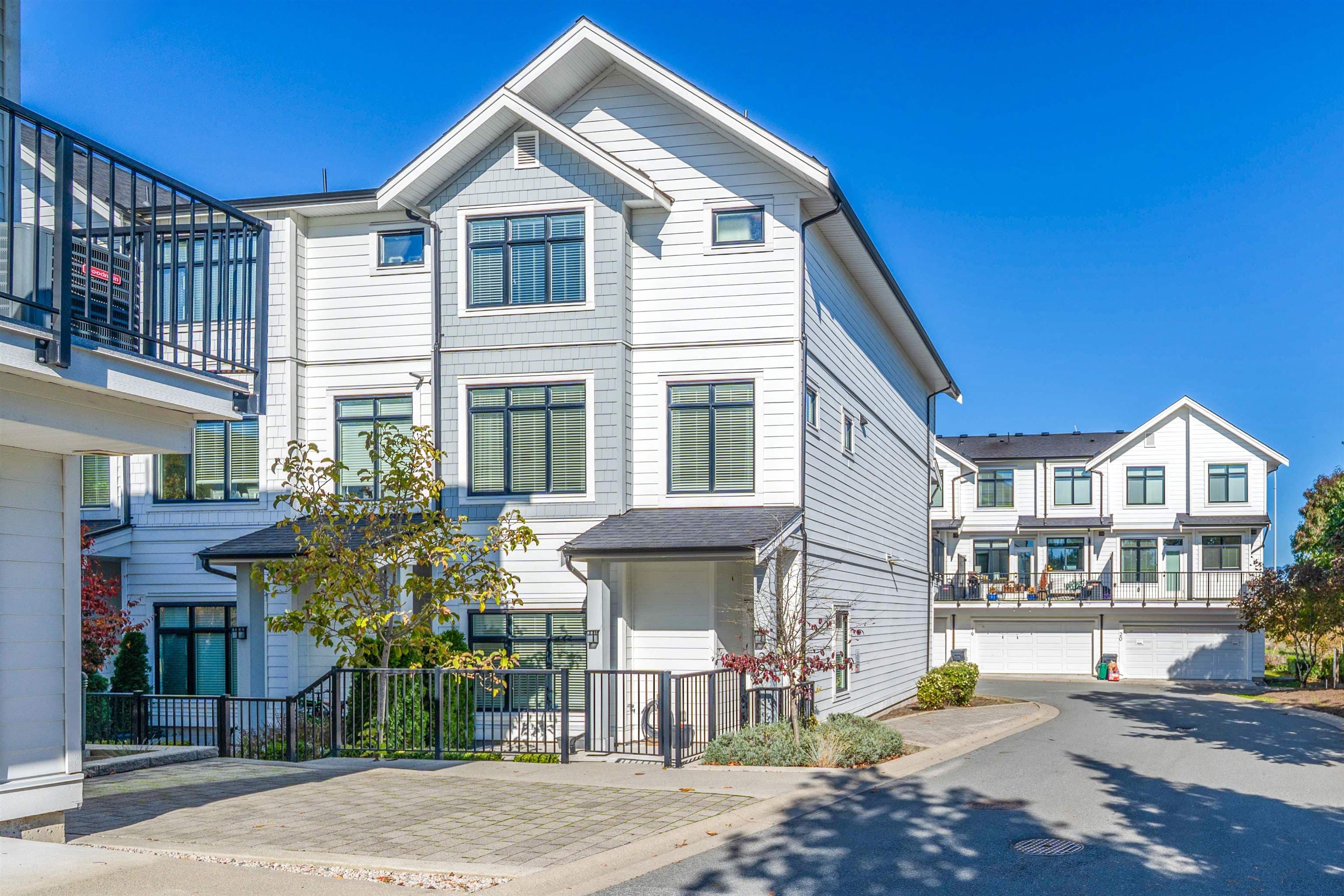 29 - 17557 100 Avenue, Surrey