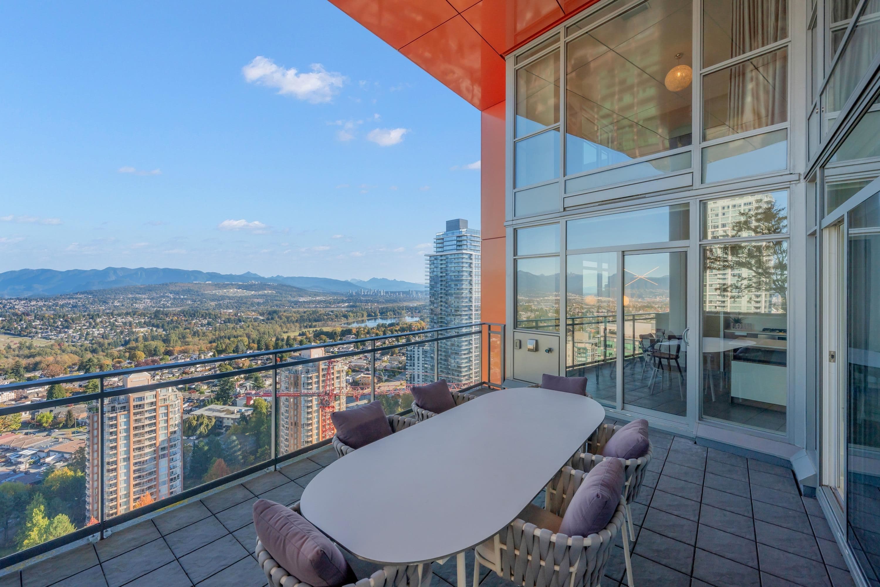 3203 - 4688 Kingsway, Burnaby