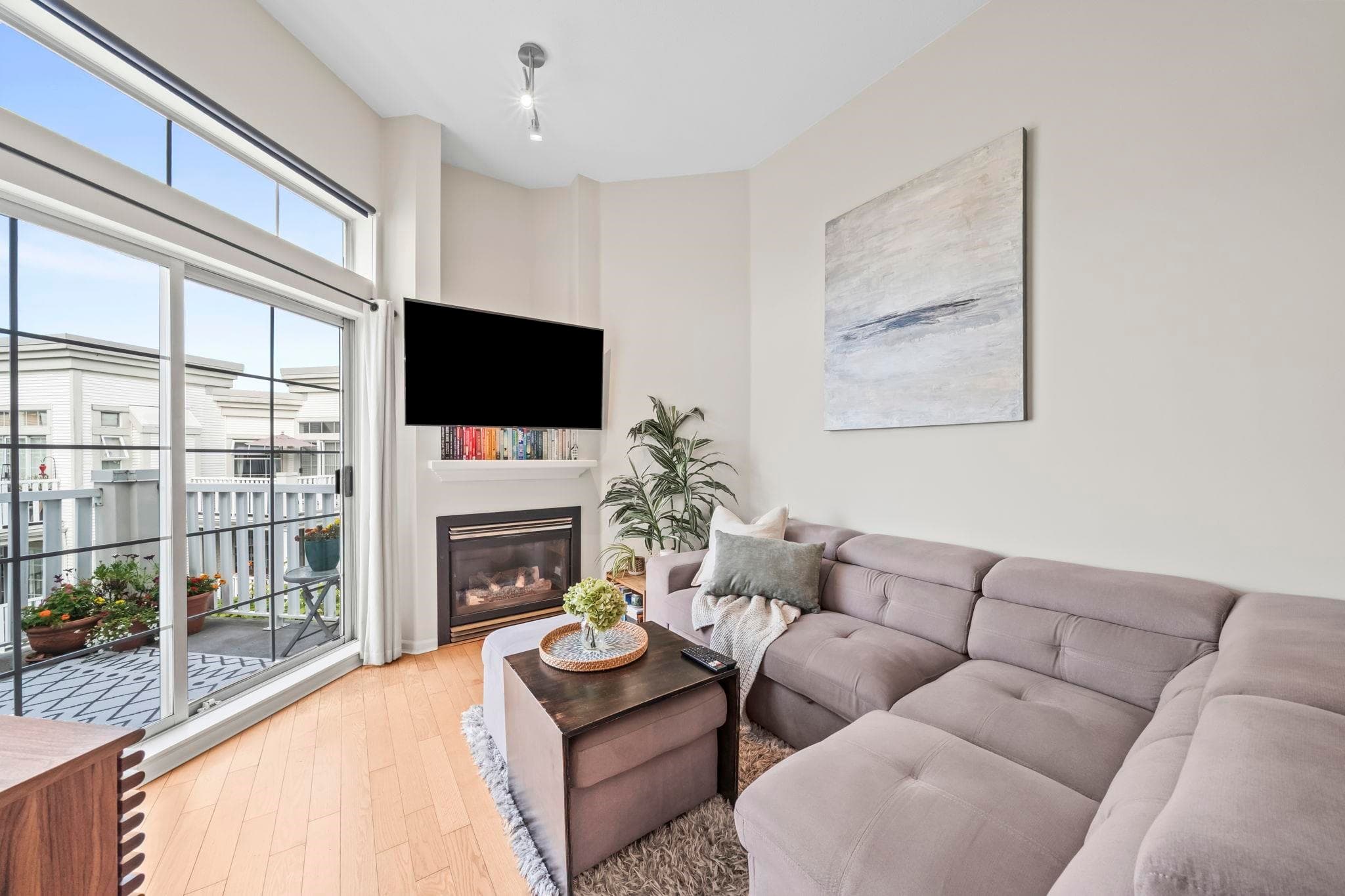 413 - 147 E 1st Street, North Vancouver