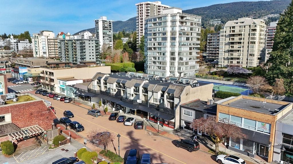 1465 Clyde Avenue, West Vancouver