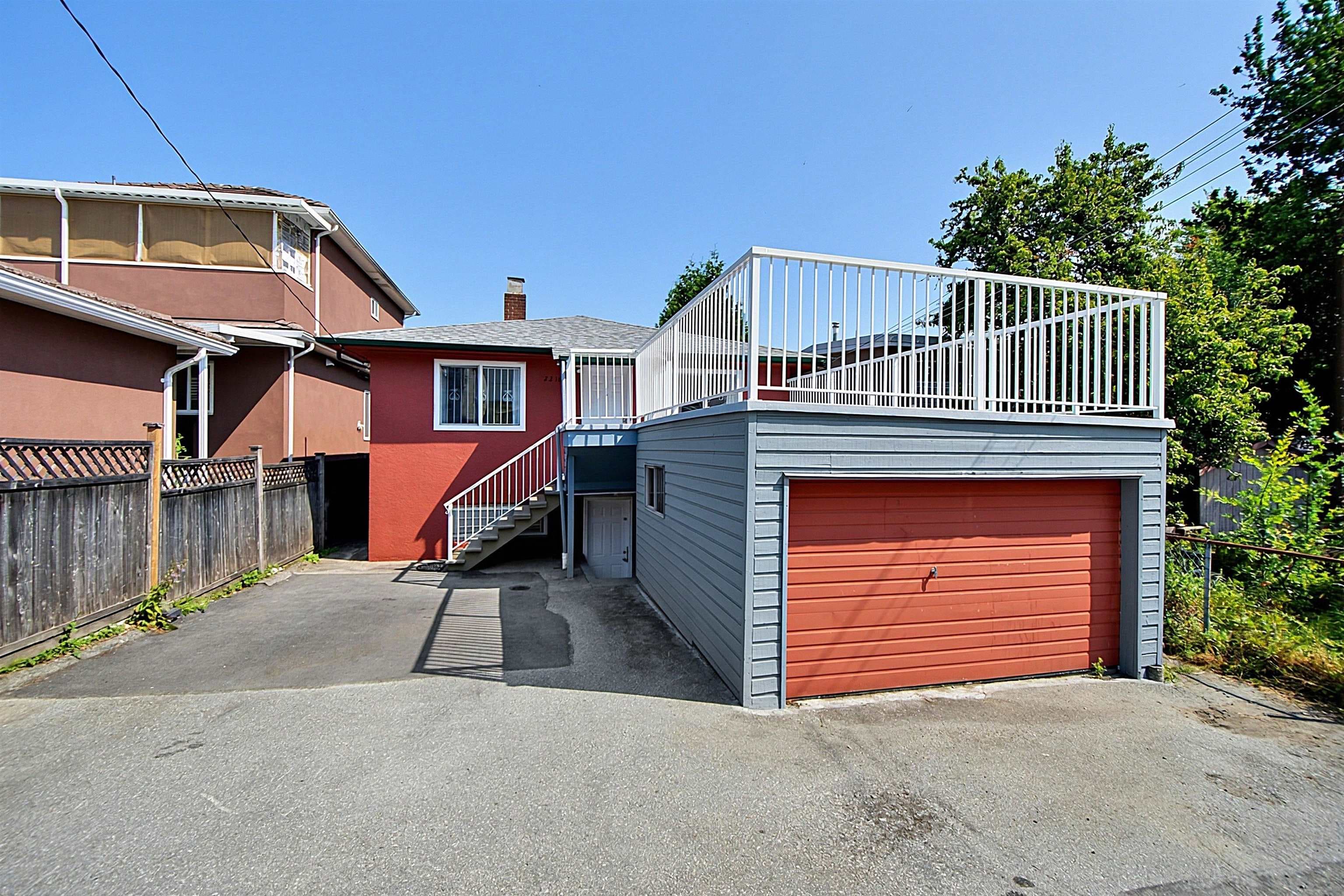 2216 E 41st Avenue, Vancouver