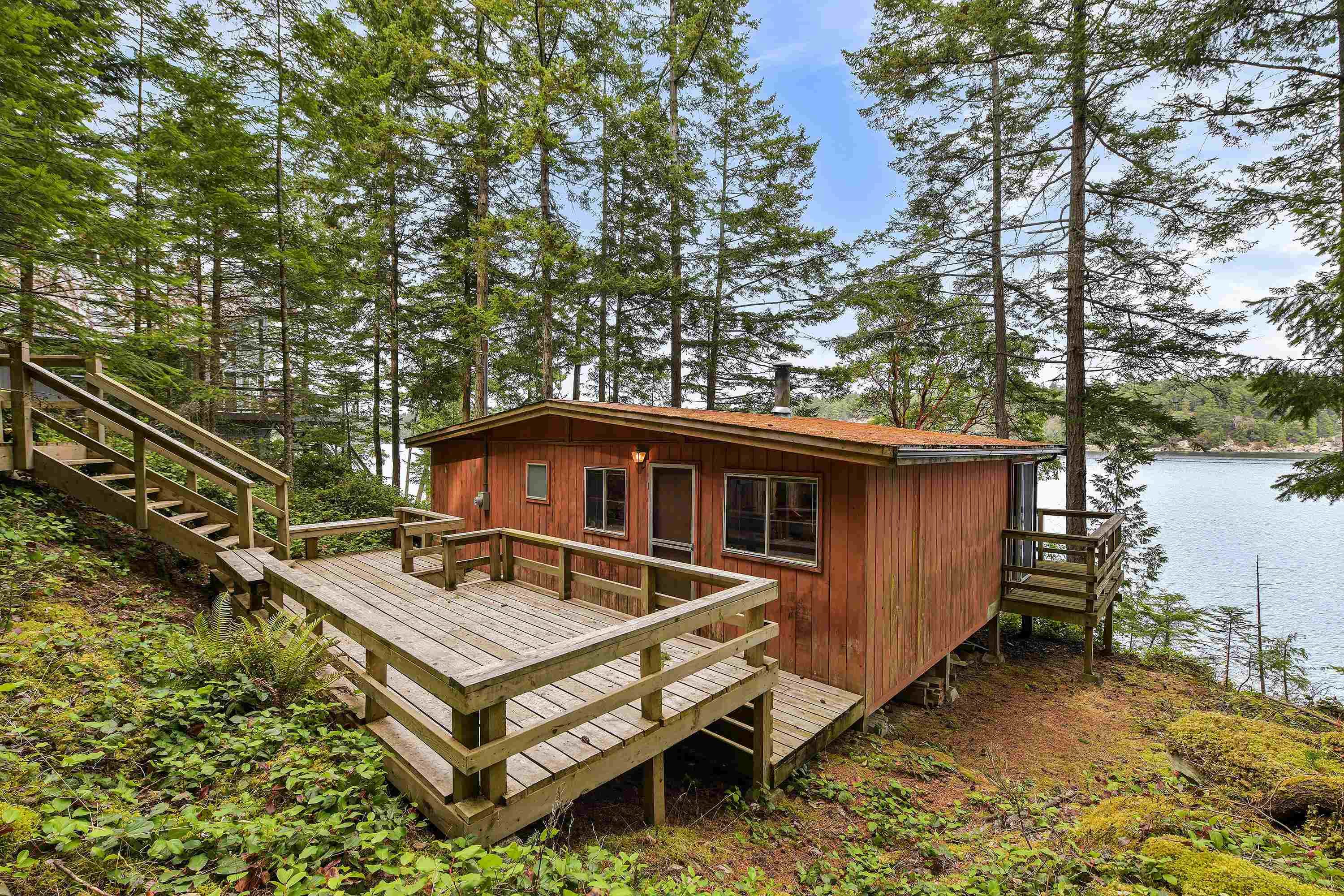 707 Wilks Road, Mayne Island