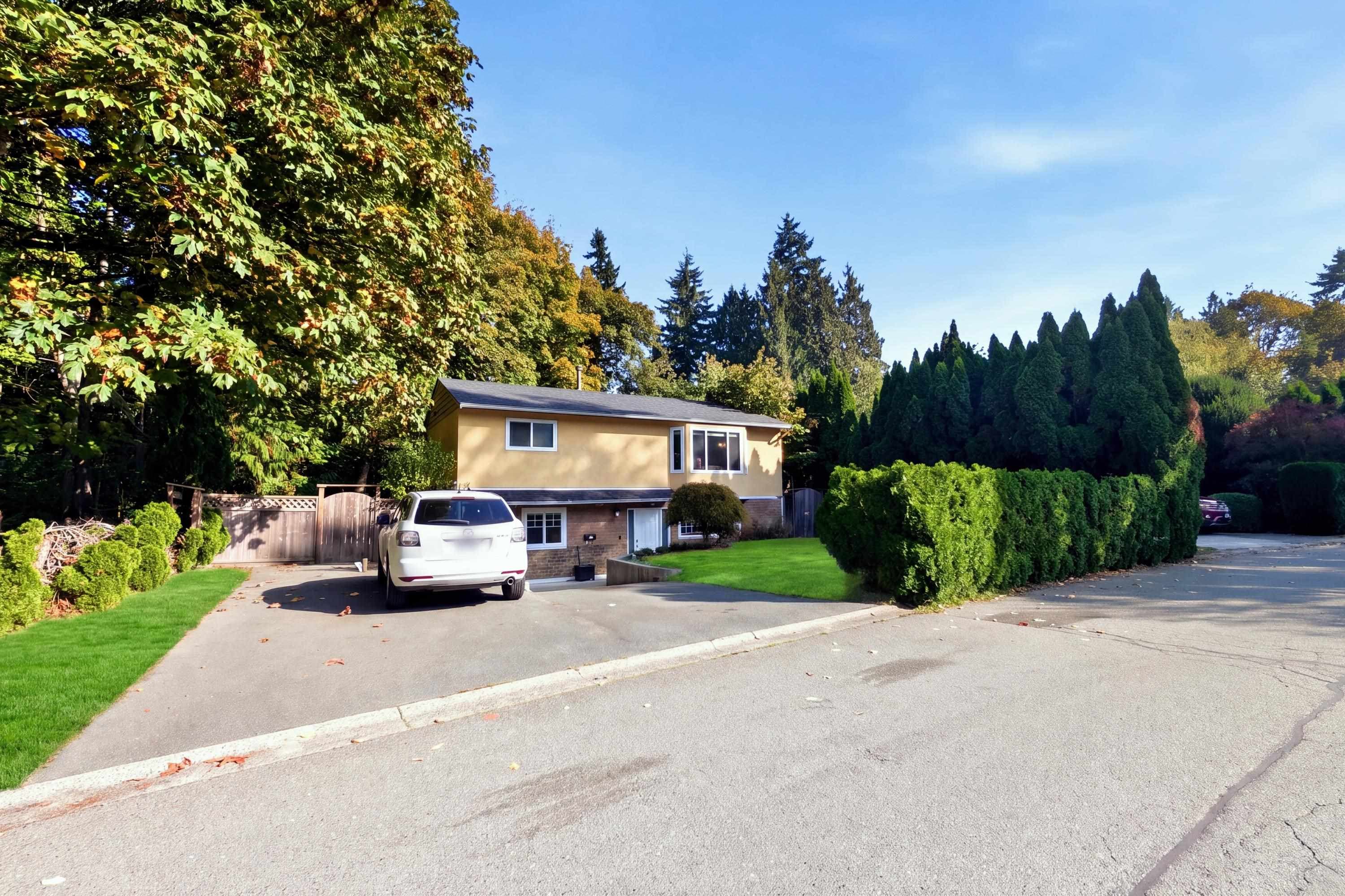 7596 143 Street, Surrey