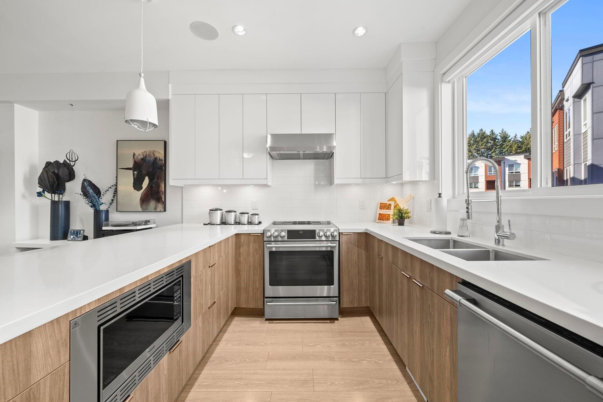 11 - 1670 160 Street, Surrey