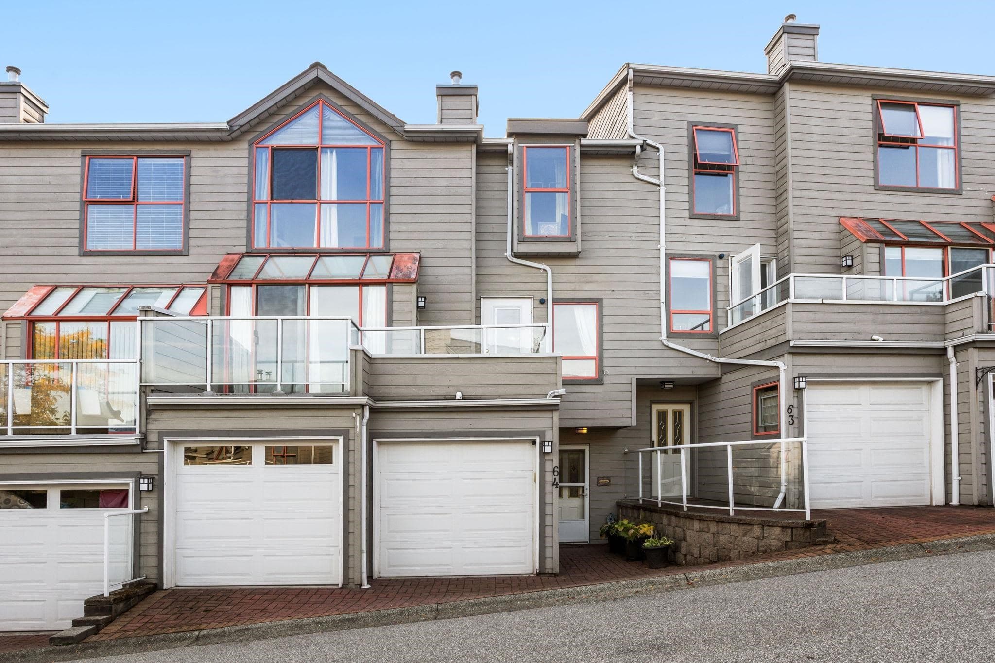 64 - 323 Governors Court, New Westminster