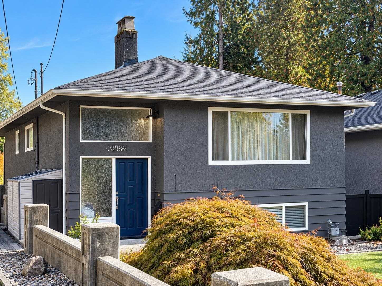 3268 Royal Avenue, North Vancouver