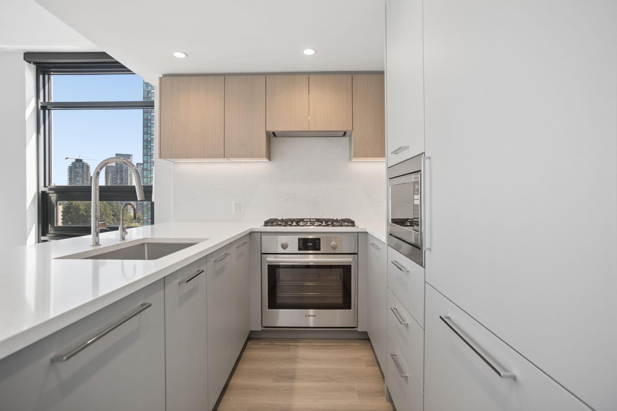 408 - 6608 Sussex Avenue, Burnaby