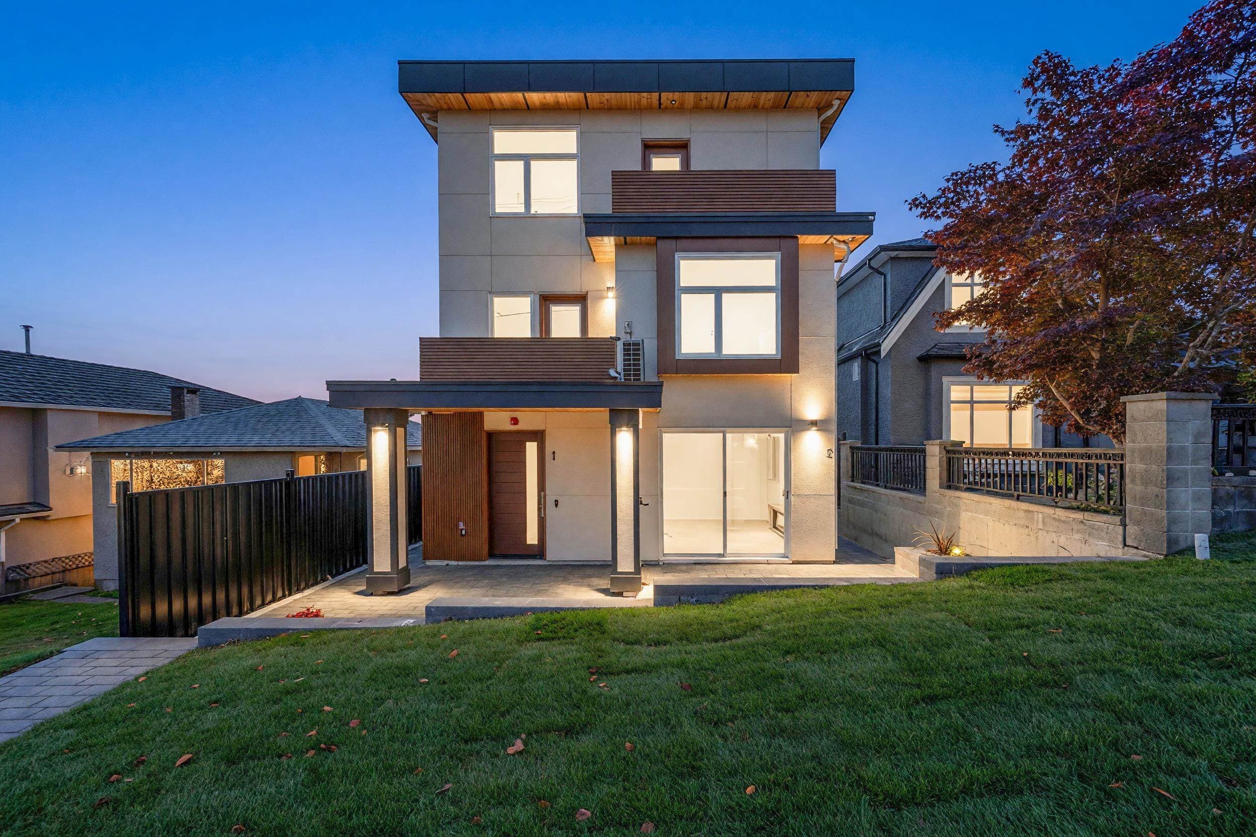 1 - 3034 E 5th Avenue, Vancouver