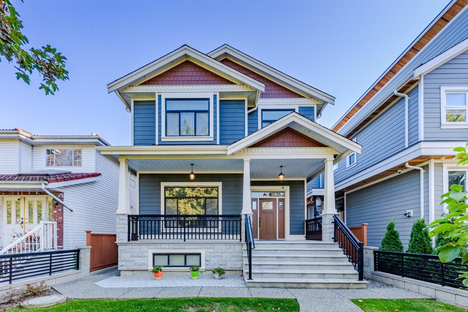5506 College Street, Vancouver