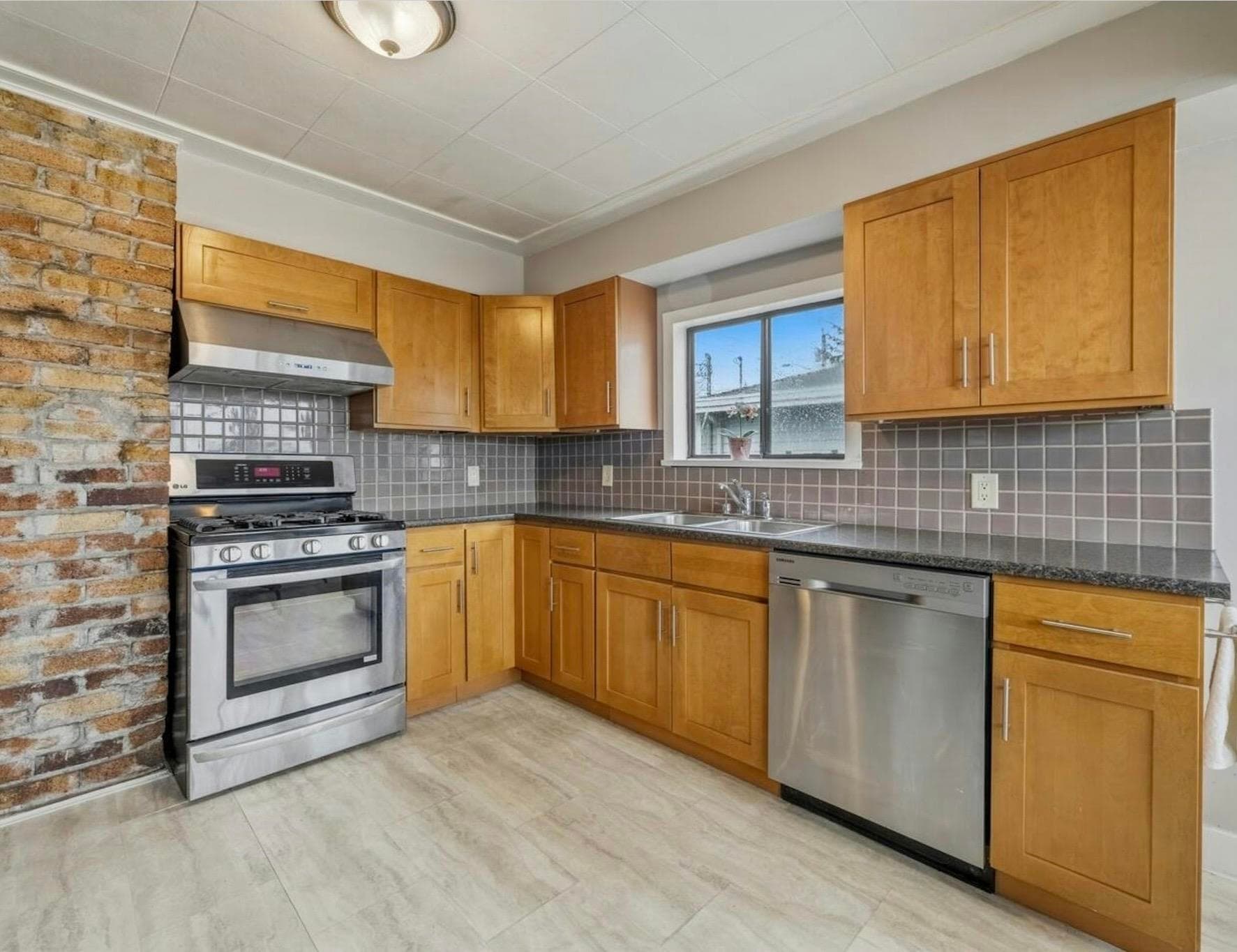 2206 Eighth Avenue, New Westminster