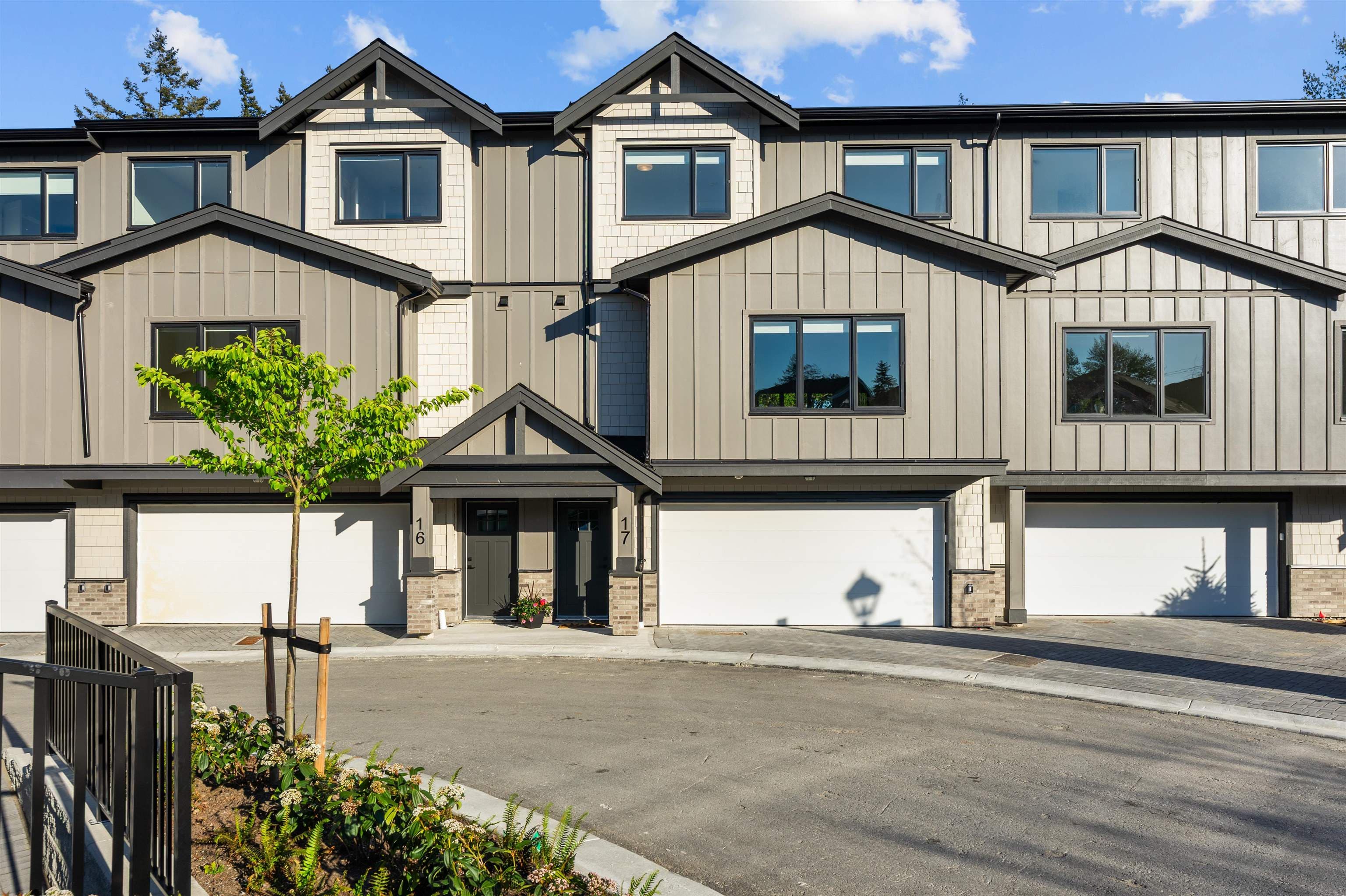11 - 6828 208a Street, Langley