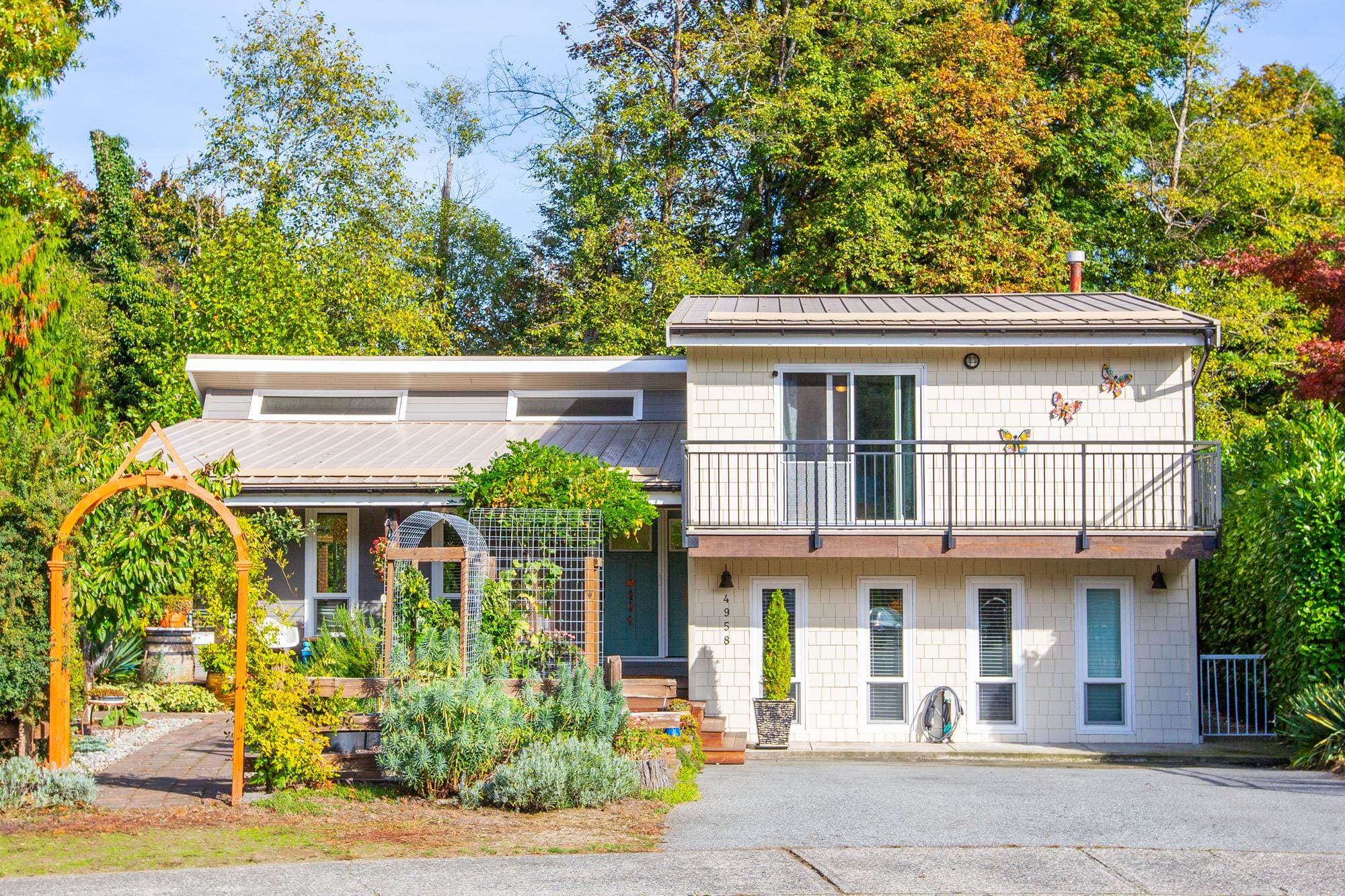 4958 198b Street, Langley