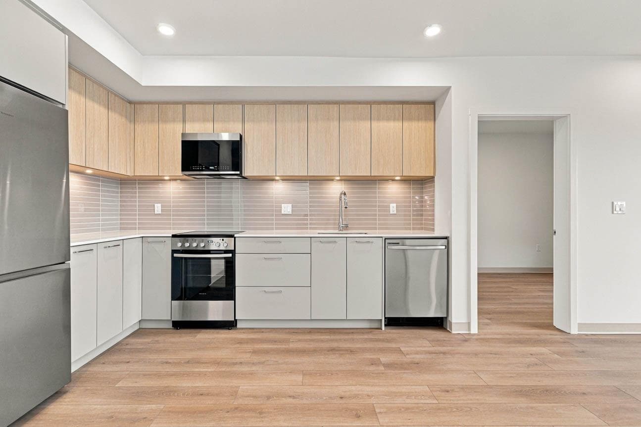 409 - 1529 Oxford, North Vancouver