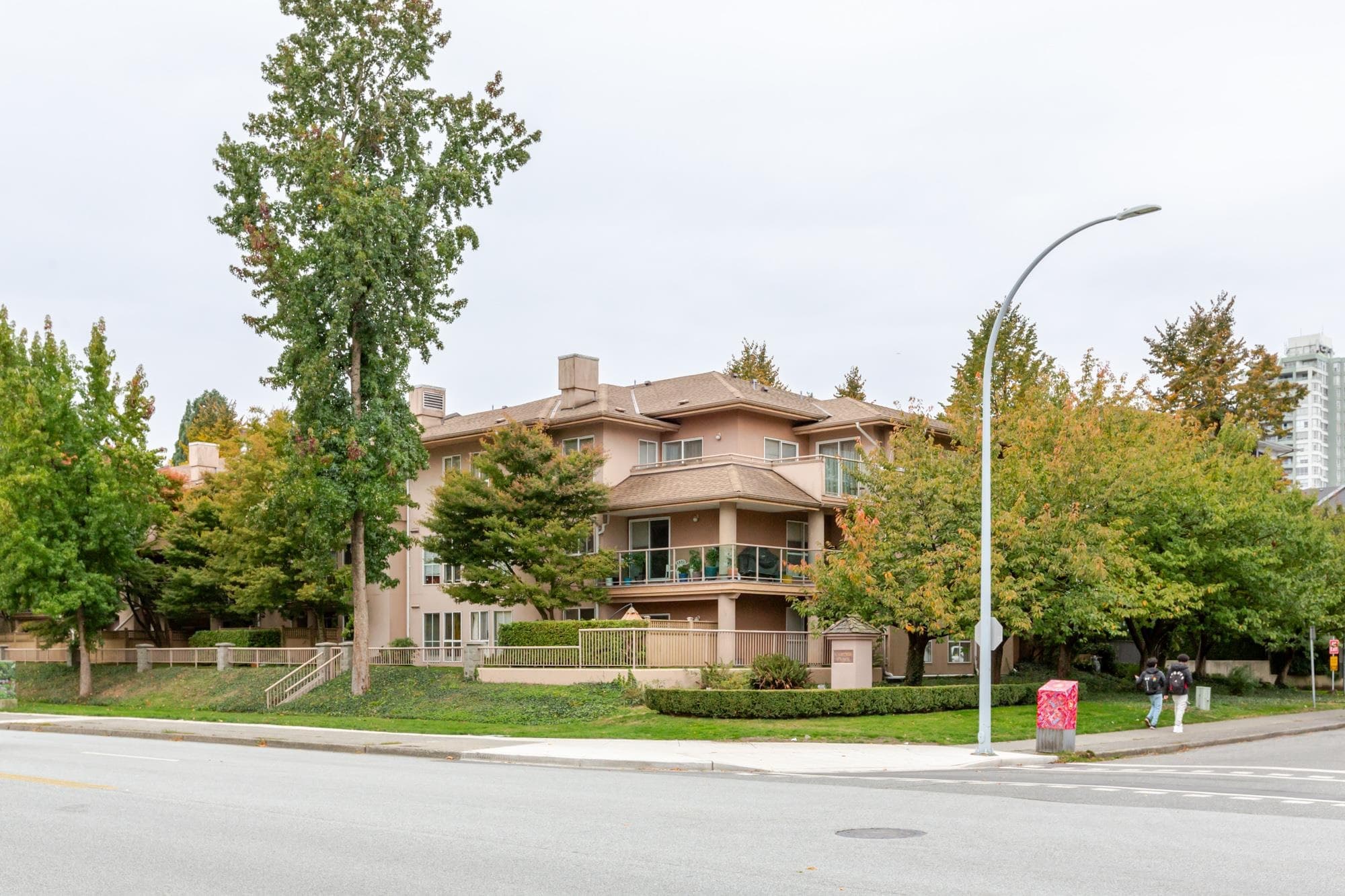 306 - 14998 101a Avenue, Surrey