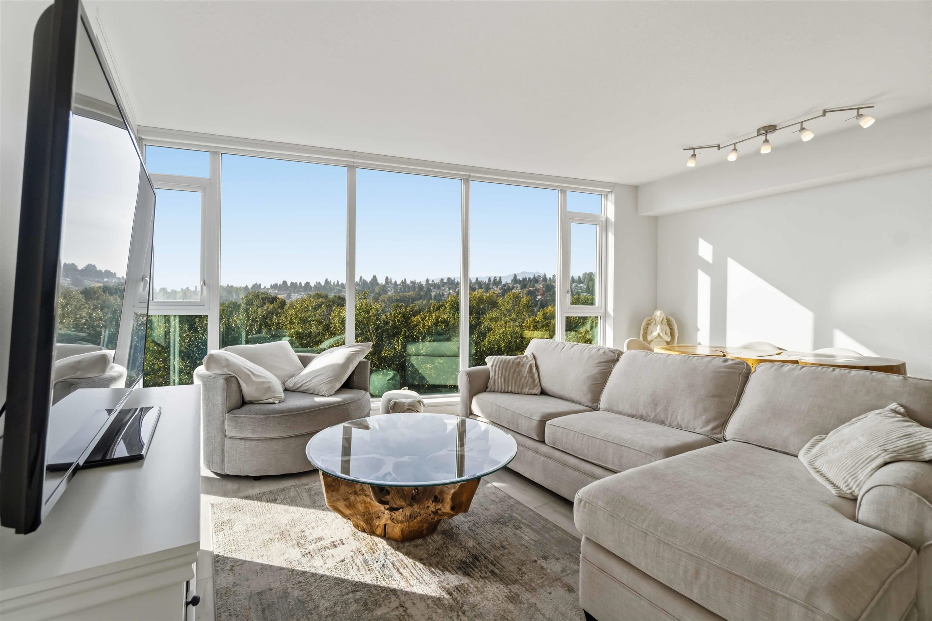 1306 - 1401 Hunter Street, North Vancouver