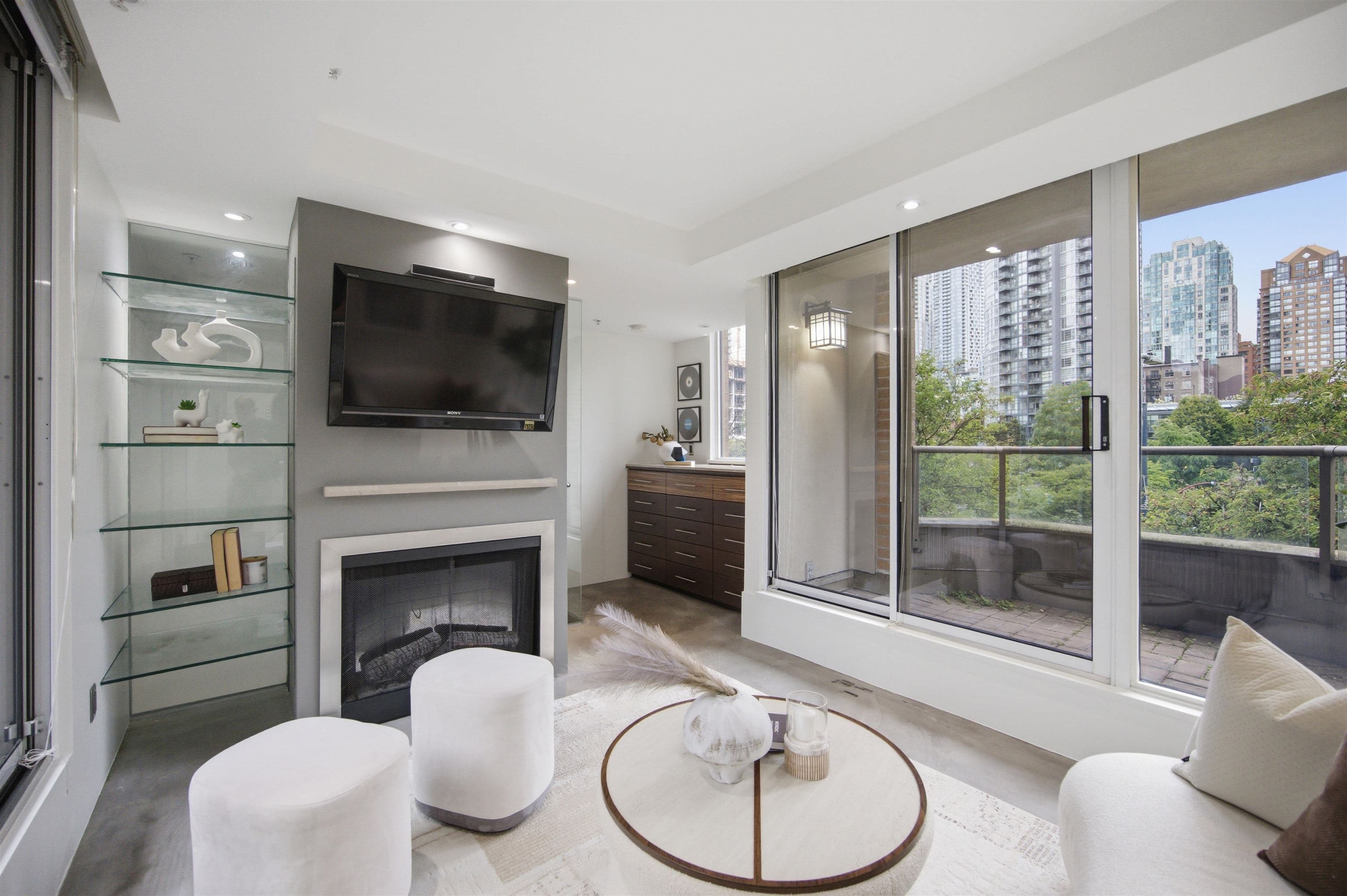 1182 Richards Street, Vancouver