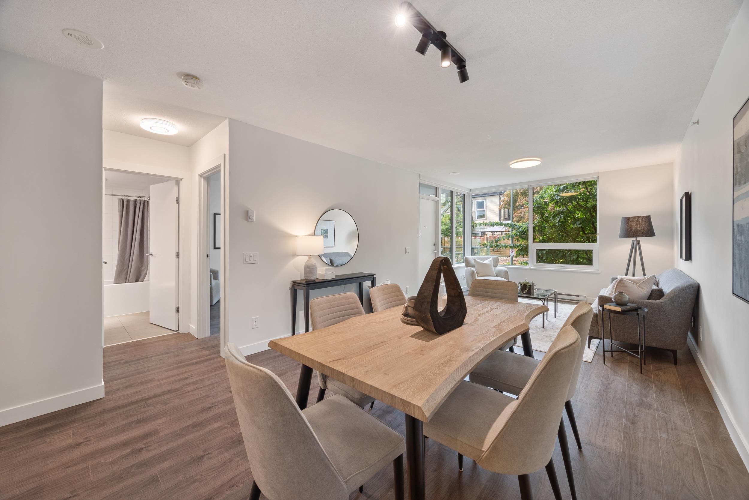 TH2 - 988 Quayside Drive, New Westminster