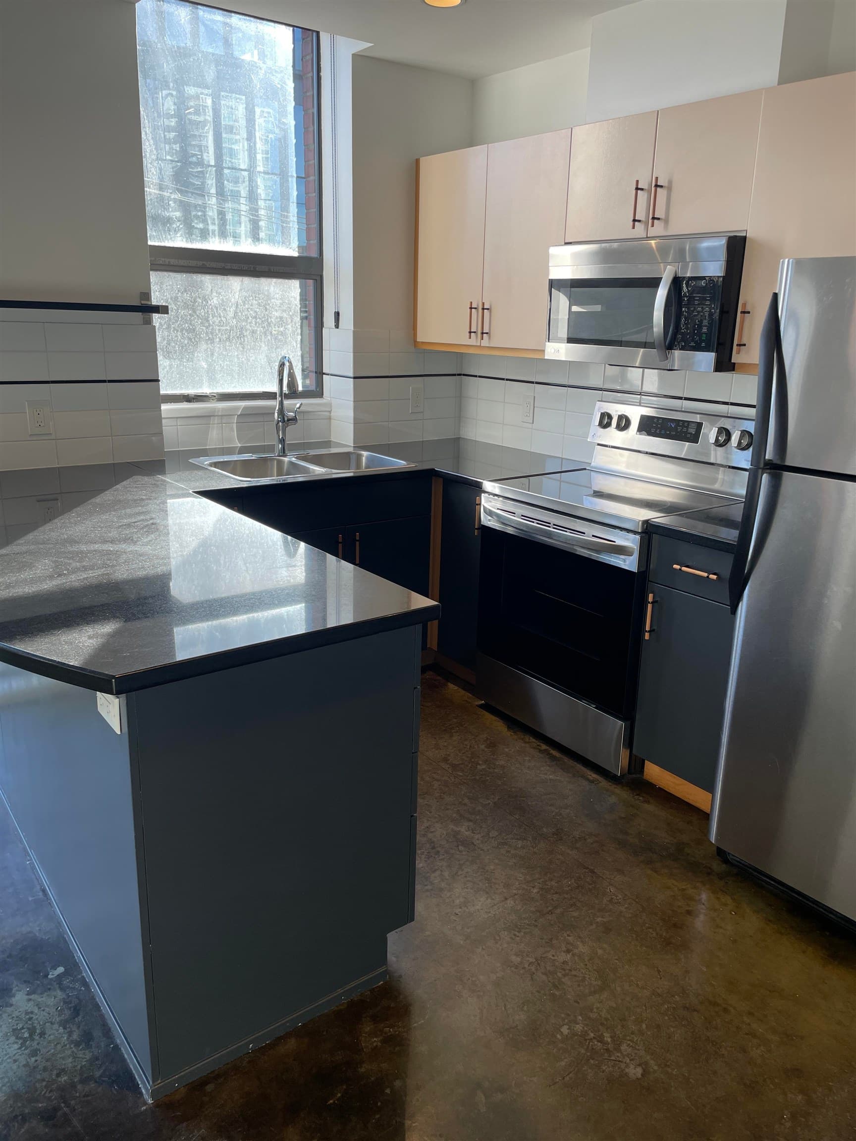 405 - 919 Station Street, Vancouver