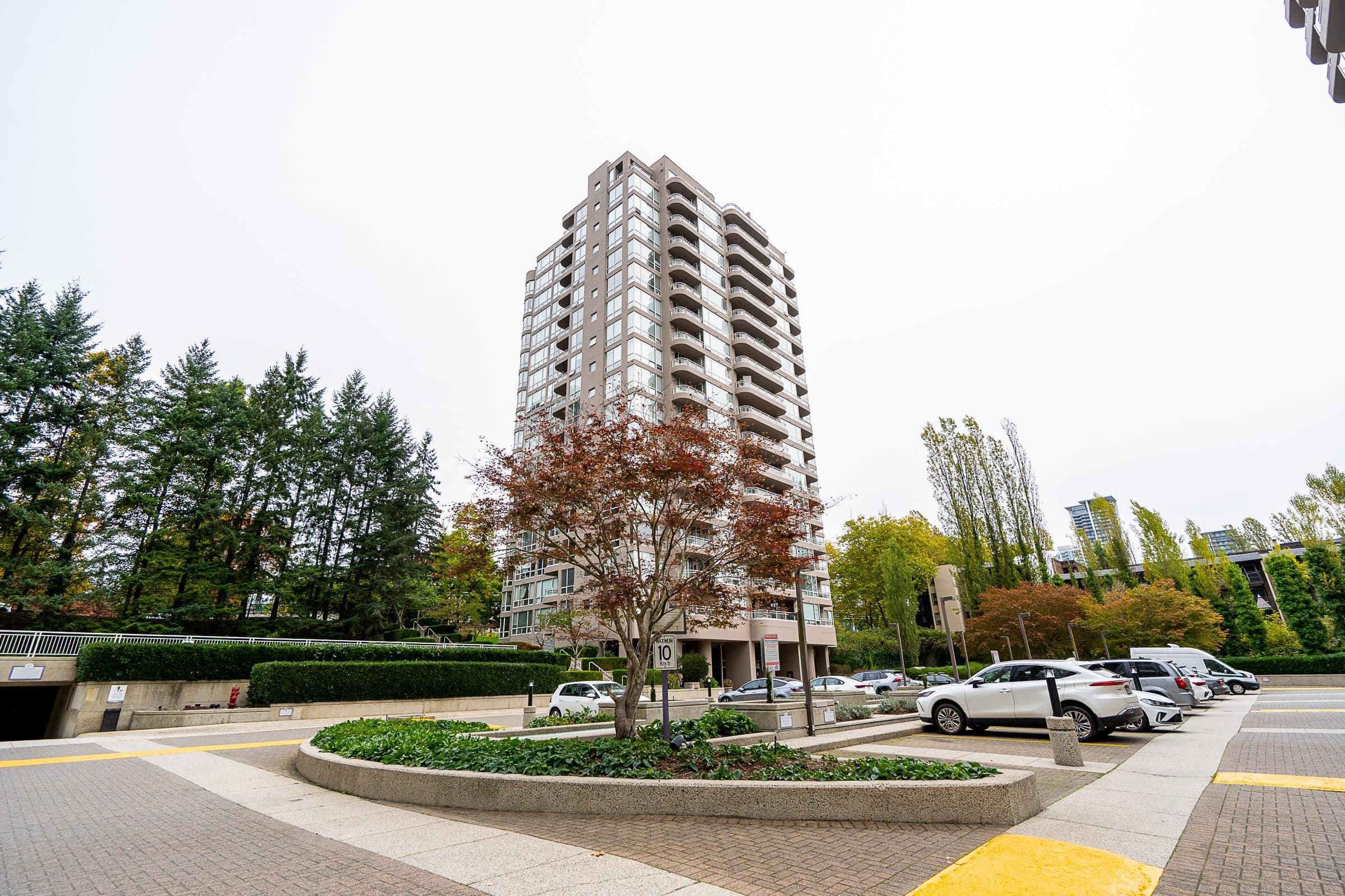 1802 - 9633 Manchester Drive, Burnaby