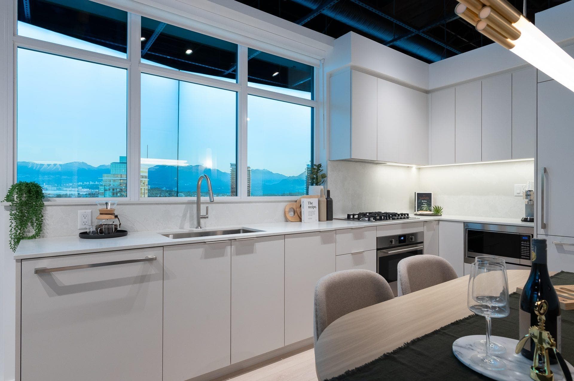 3402 - 4538 Dawson Street, Burnaby