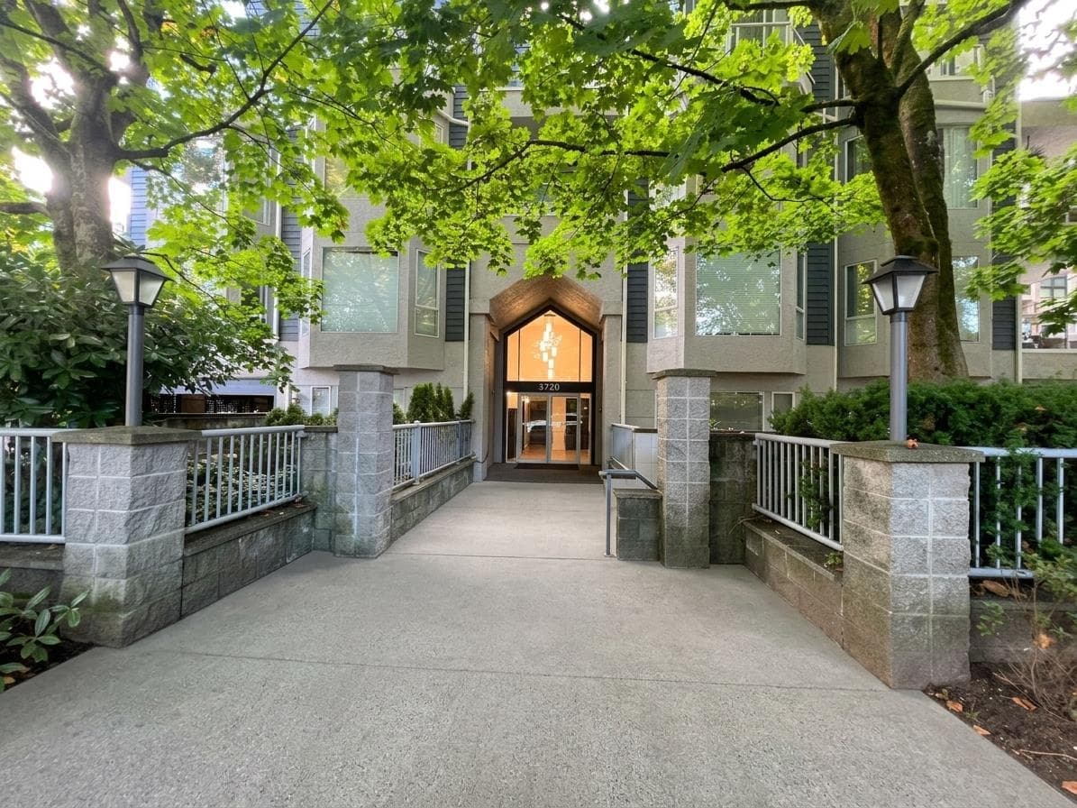 203 - 3720 W 8th Avenue, Vancouver
