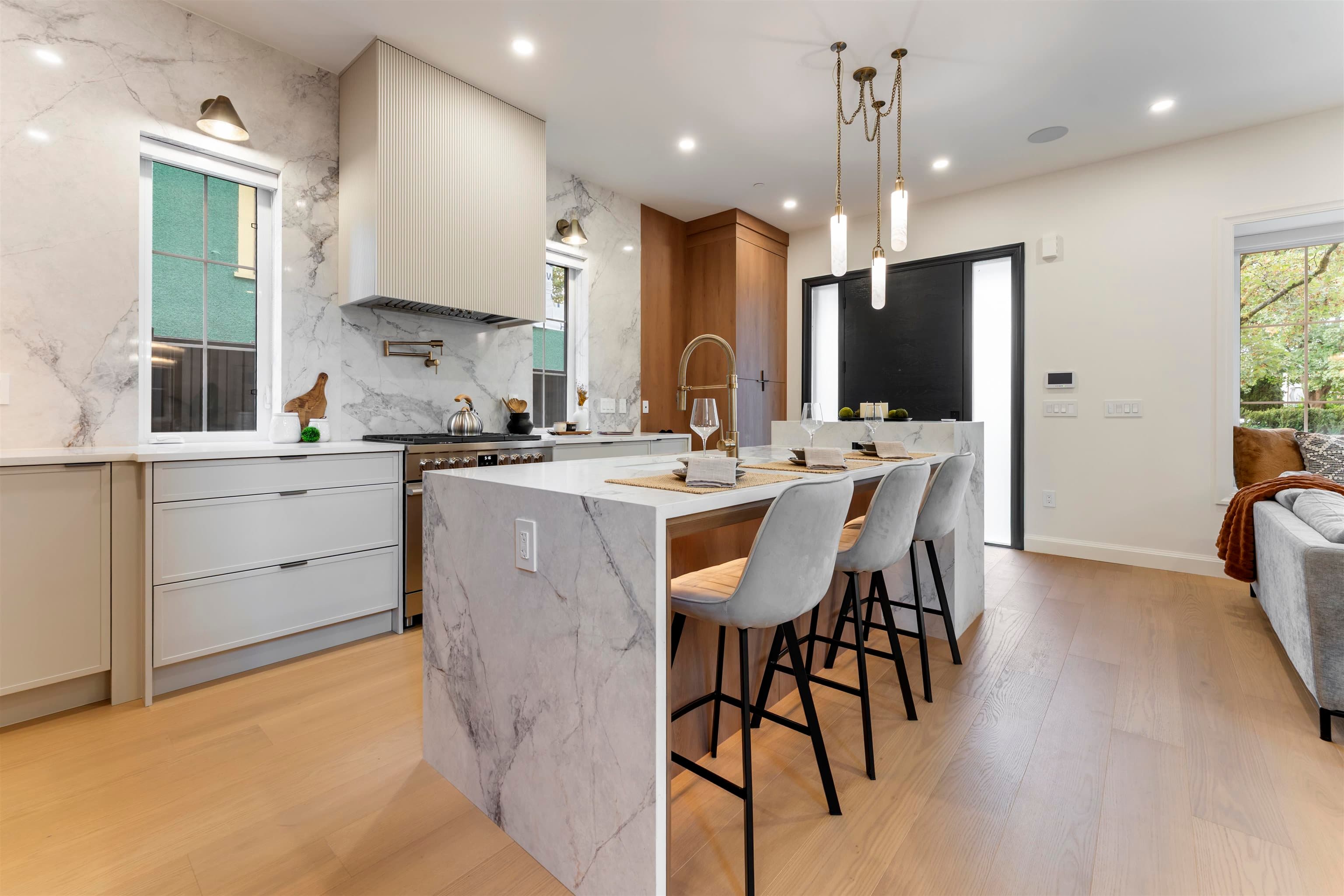 1 - 2256 E Pender Street, Vancouver