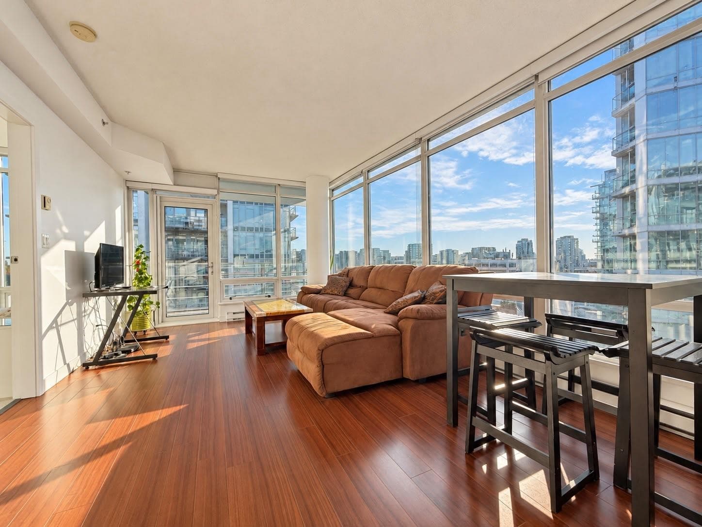 1008 - 8280 Lansdowne Road, Richmond